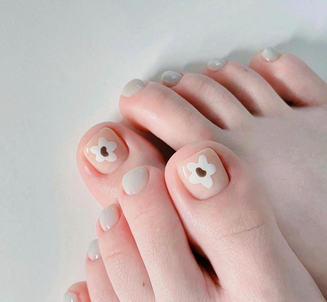 ๑҉ ☁️ 🌻🌻🌻 ⁼³₌₃ 这个夏天穿好看的凉鞋 露美美哒 配图5