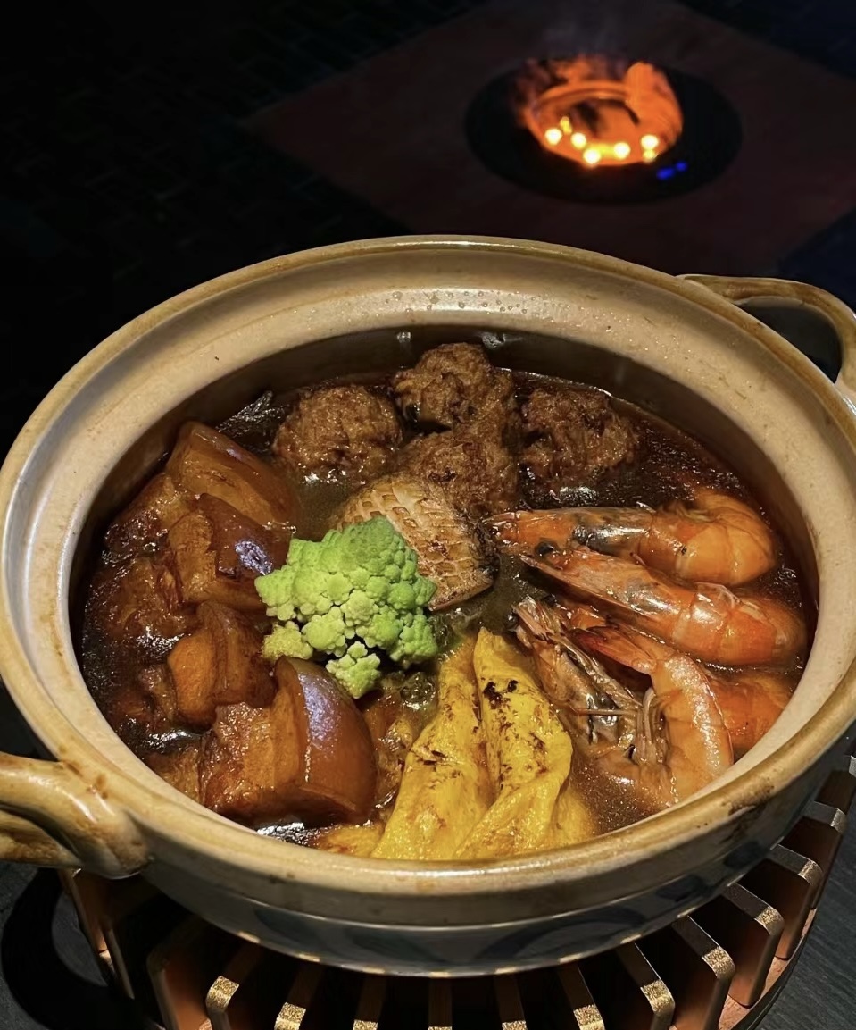 一品锅火锅。丰富食材层层叠放，浓郁汤底香 配图2