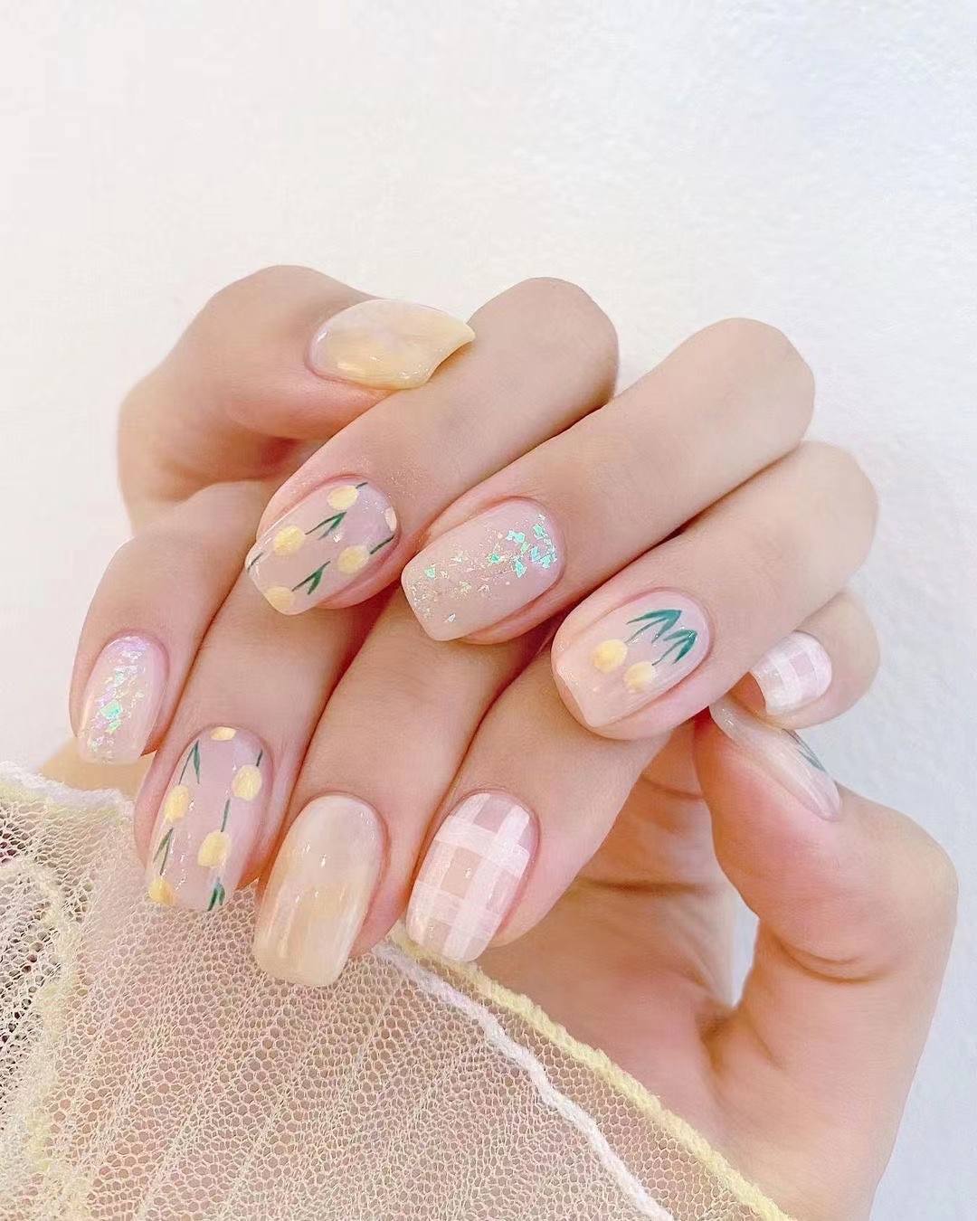✨春日郁金香✨ ·°指尖环绕°· 〰️〰 配图1