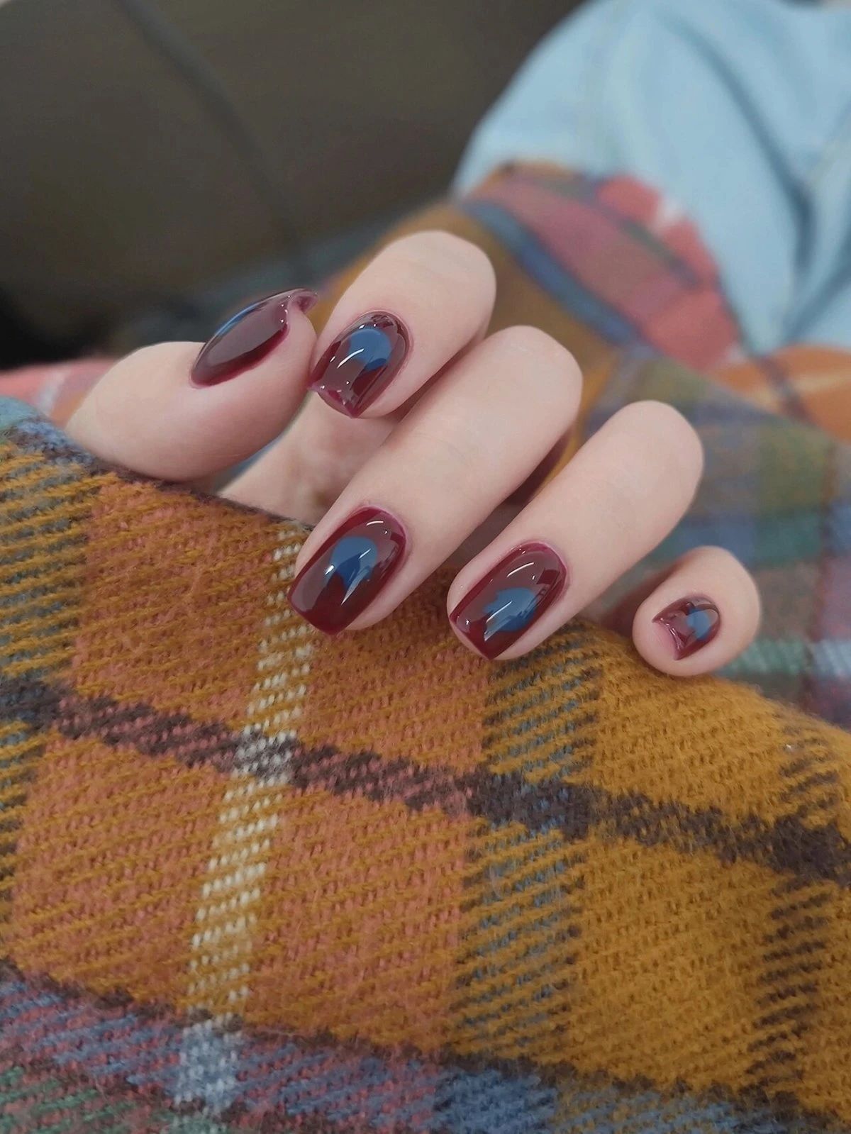 💅红蓝色块涂鸦 深酒红和湖蓝色真的配一脸