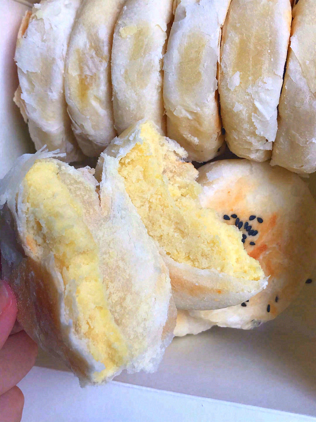 🟢正宗绿豆饼，饼皮层层清晰、薄而酥脆 一 配图3