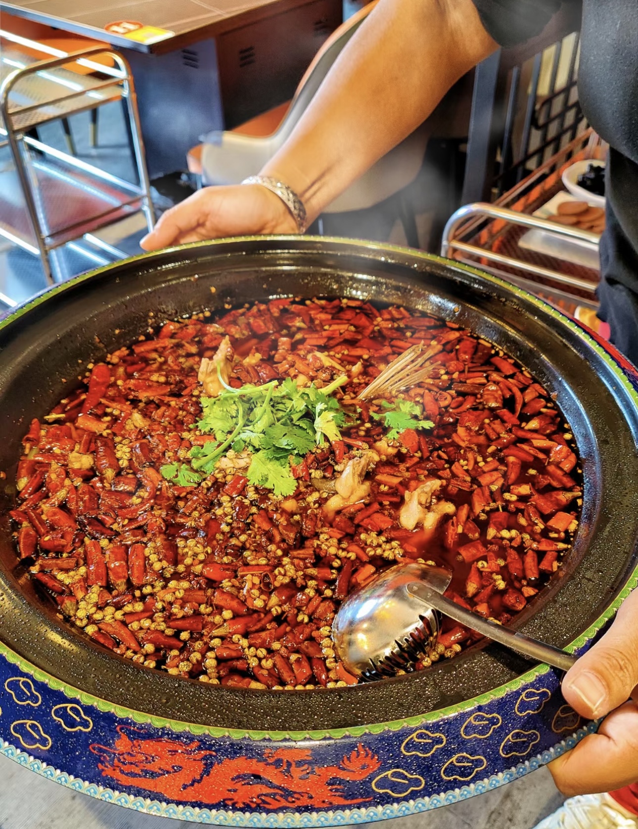 😋鱼头火锅，舌尖上的极致诱惑！🤩 🐟 新 配图2