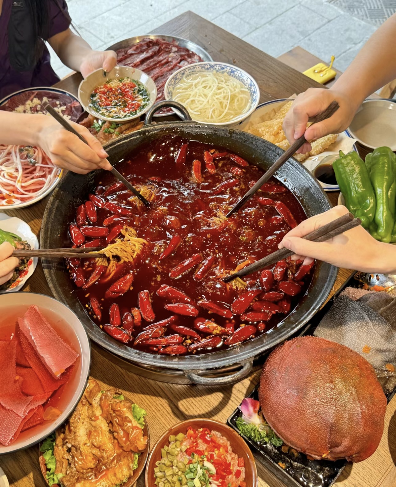 鲜香麻辣的火锅，是生活的调味剂。在这温馨 配图1