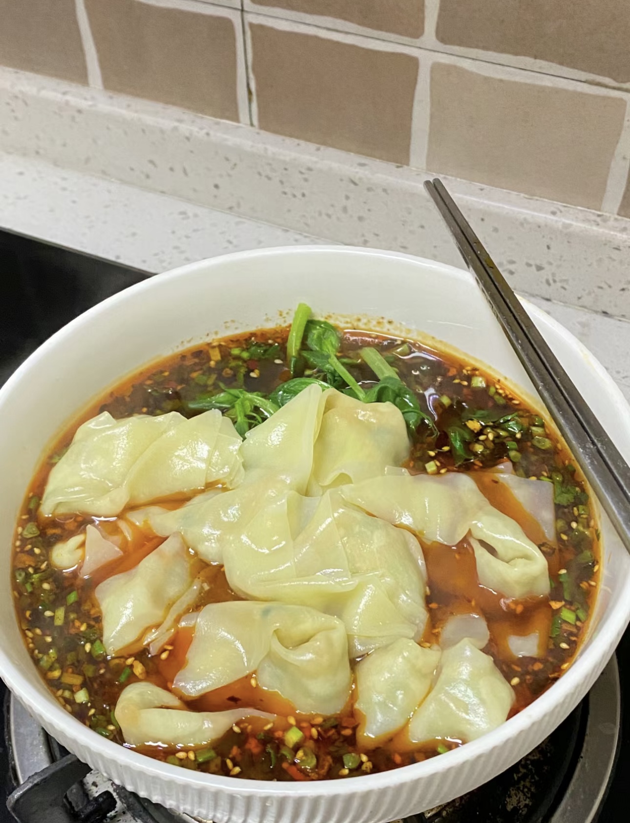 红油抄手，那是一场舌尖上的火辣派对。抄手 配图1