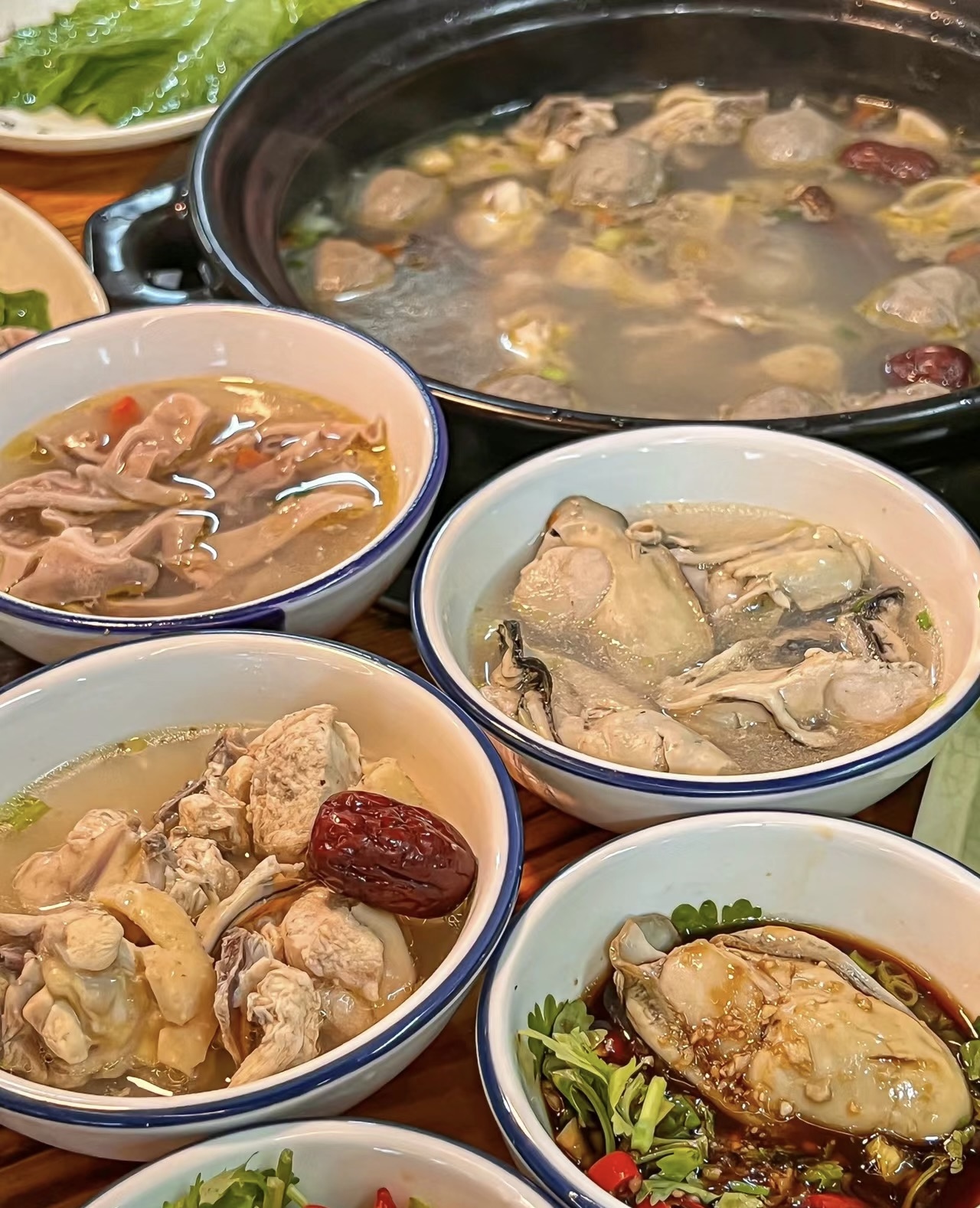 生蚝鸡肉火锅都是新鲜食材，生蚝鸡汤鲜到掉 配图1