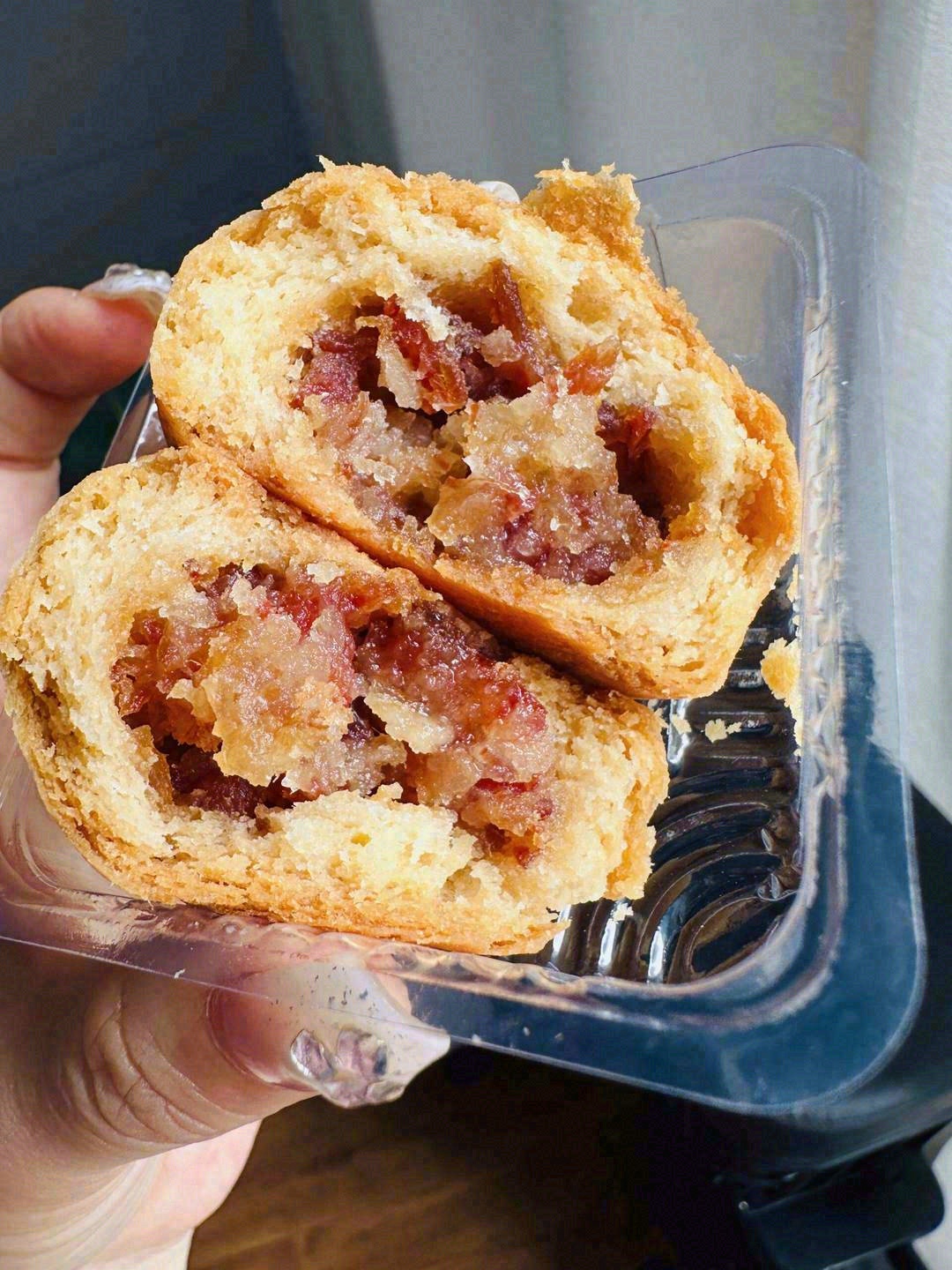 🥮云腿月饼小小一个，饼馅比例适中‼️ 很 配图2