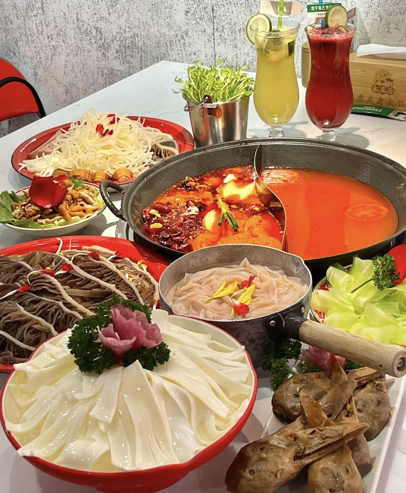 鲜香麻辣，一锅尽享！快来享受这热气腾腾的 配图1
