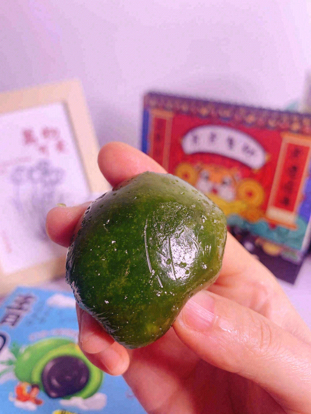 👄咬一口油绿如玉的青团，清香扑鼻🌿 满满 配图2