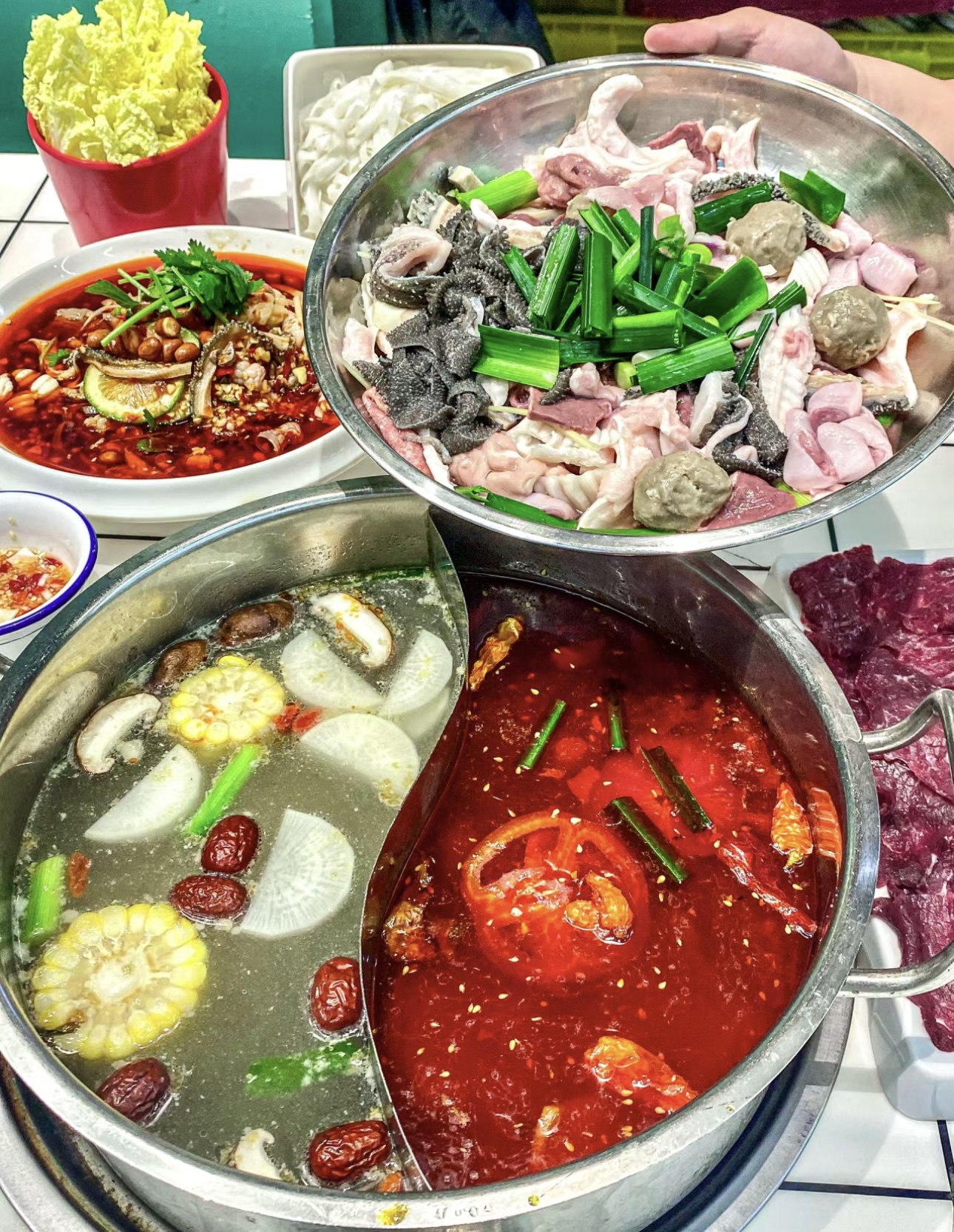 牛杂火锅等你来战！那令人垂涎的牛杂，在锅 配图1