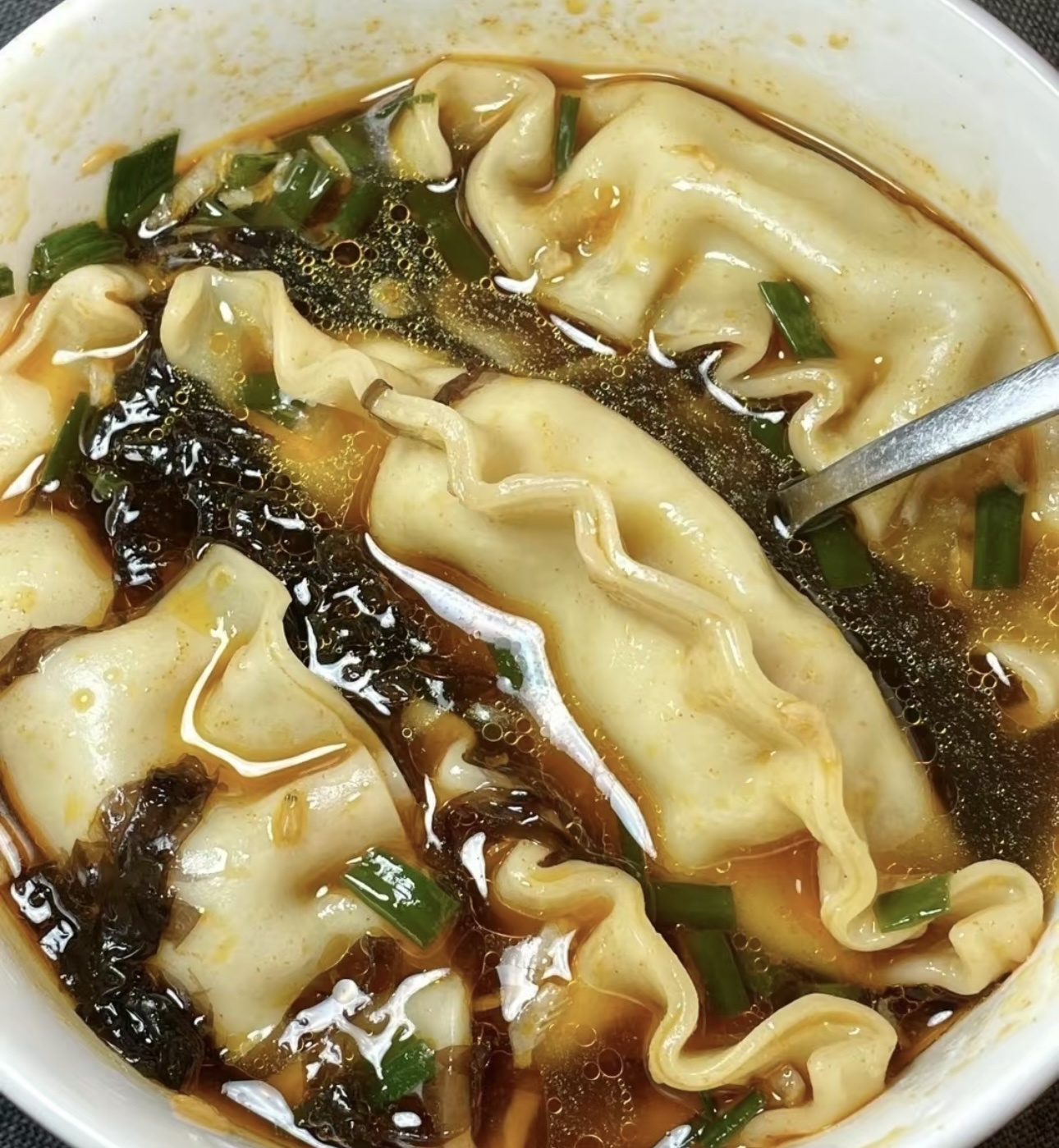 饺子就酒，越喝越有。饺子就蒜，生活灿烂。 配图2