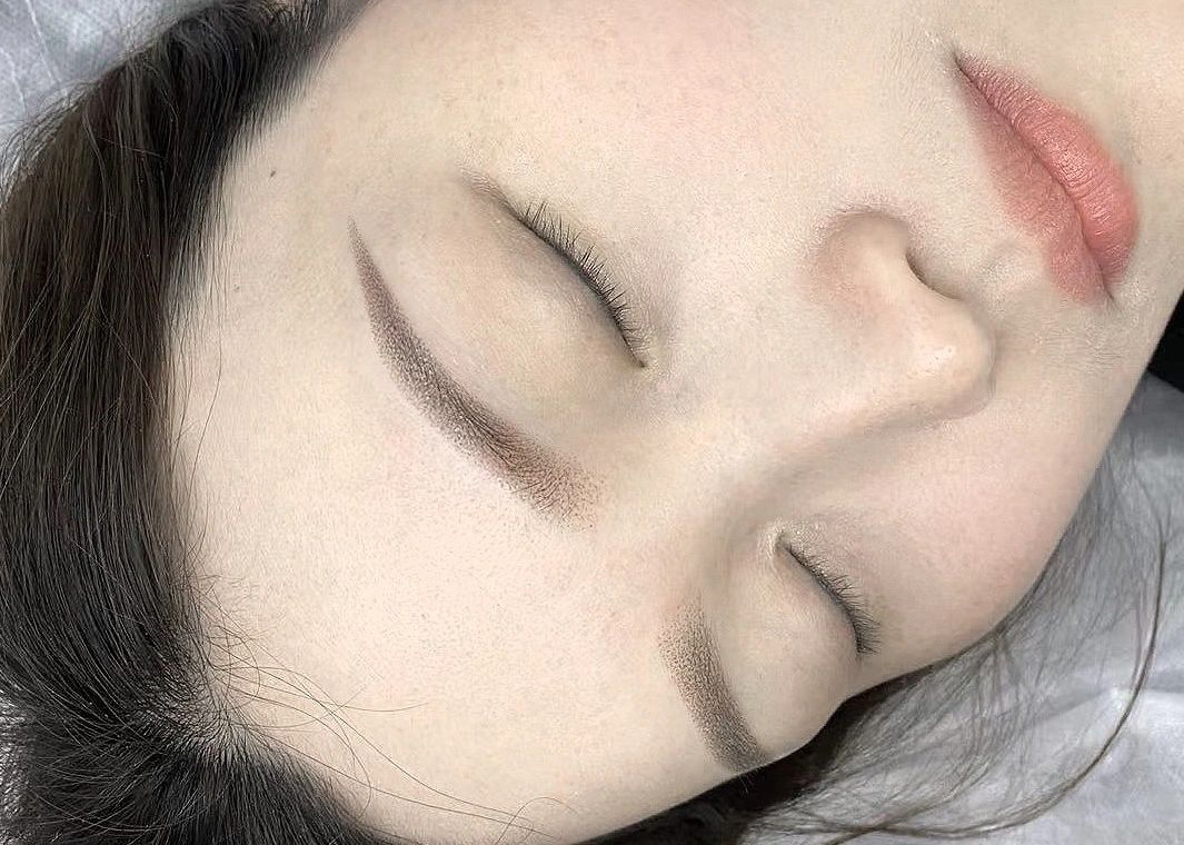 为什么越热越纹眉 因为起床画半天 下午剩