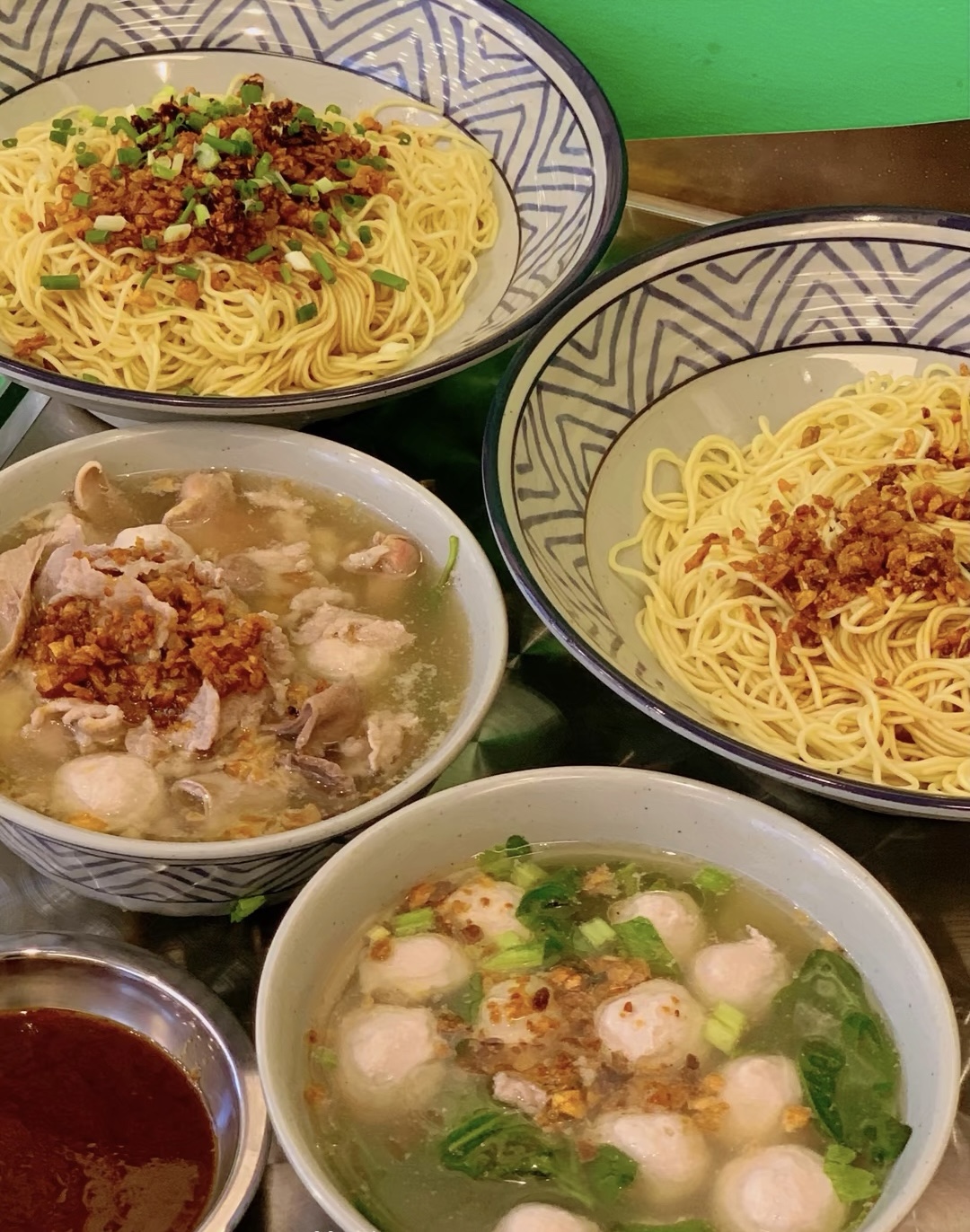 “老板，来一份腌面和肉丸汤”一城一味，一 配图1