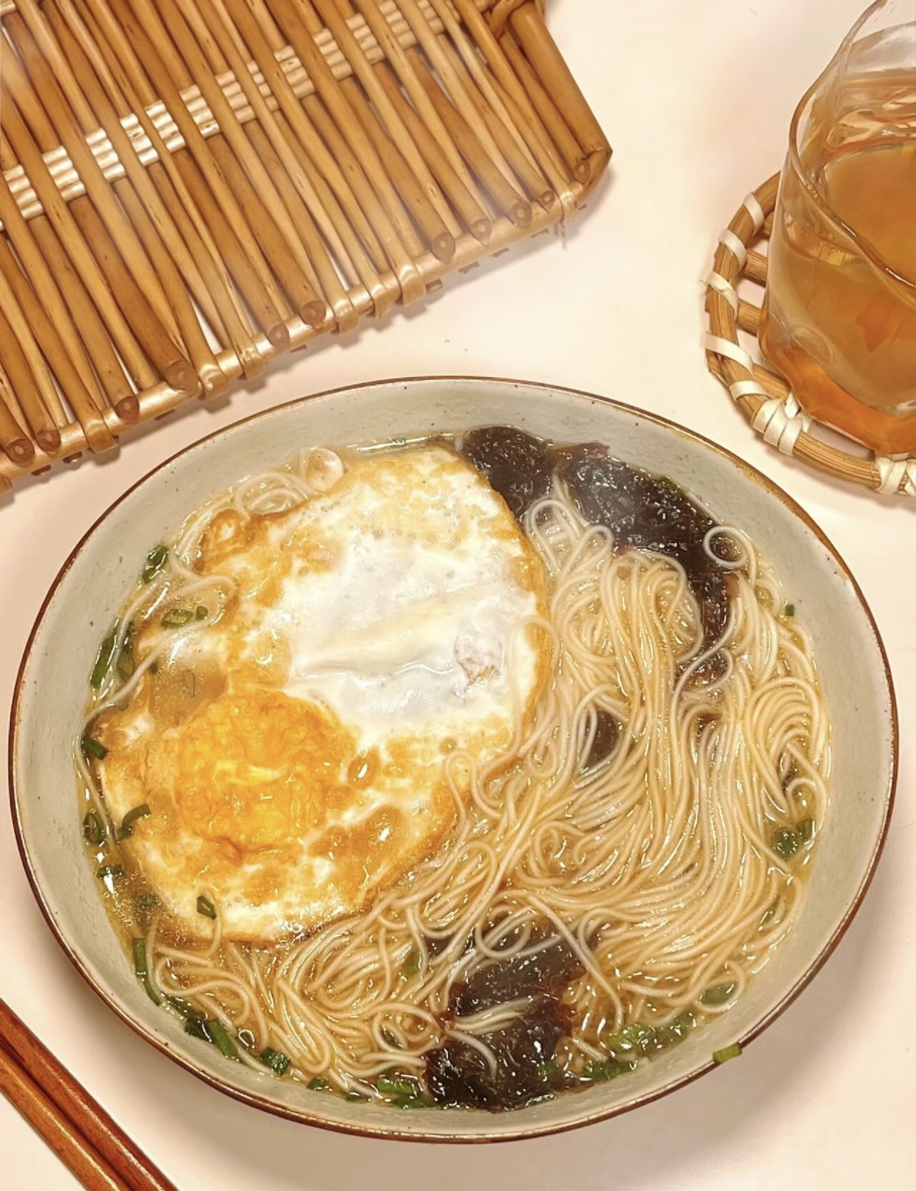龙须面，细如发丝，爽滑劲道。每一根都承载 配图1
