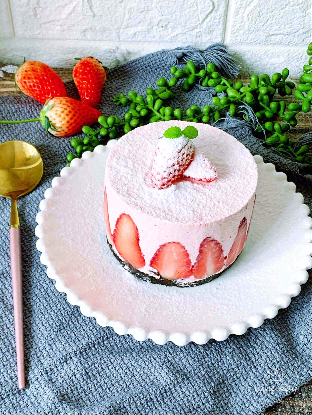 🤫没有甜甜の文案，只有甜甜の草莓蛋糕🍰做 配图1