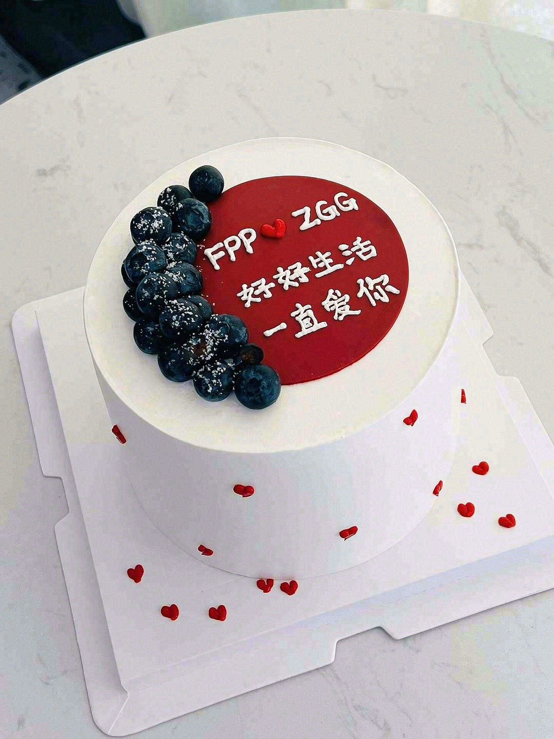 爱是零添加，不含防腐剂💟。 浪漫情人蛋糕
