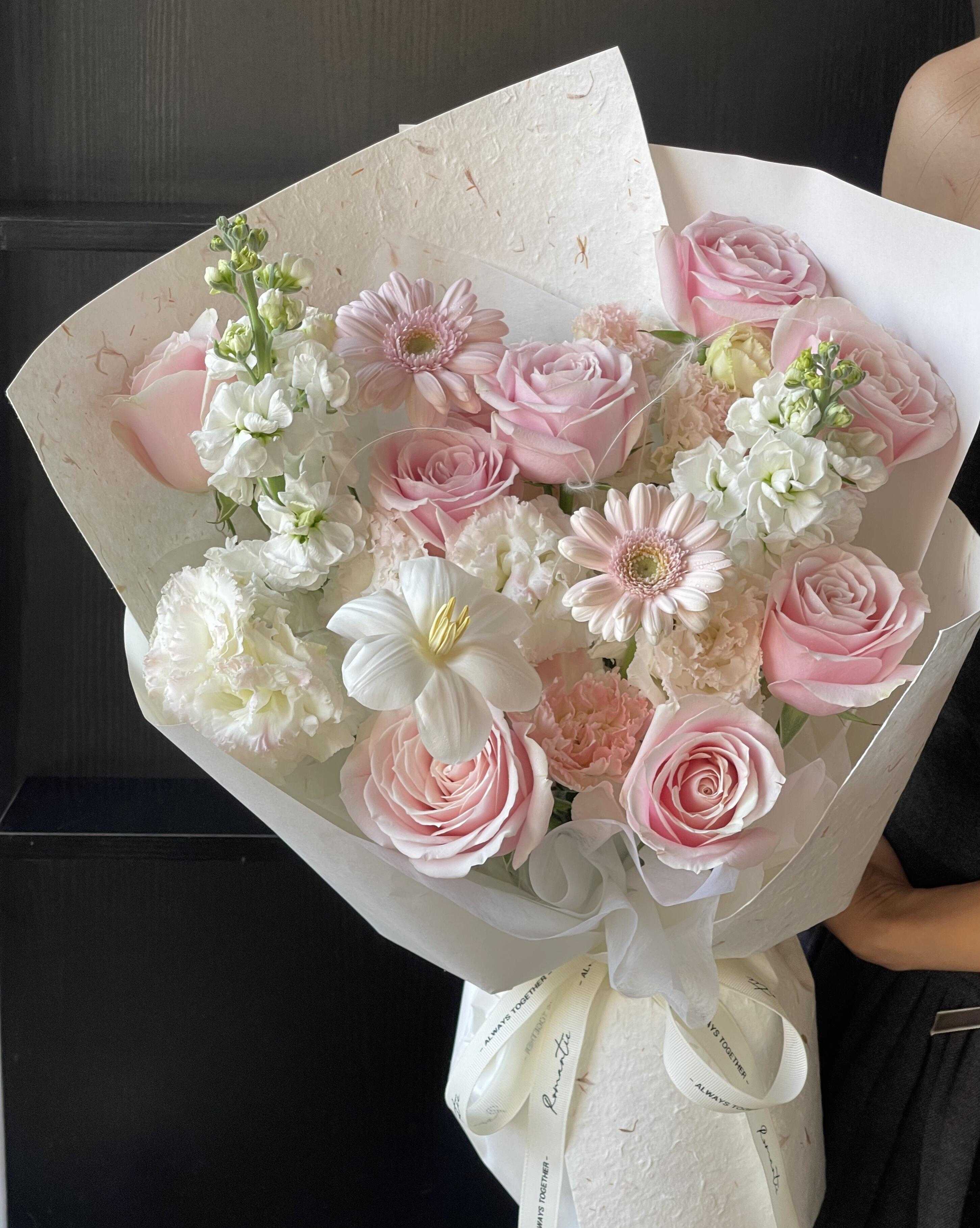 青春是拆不完的惊喜🎁 粉色系毕业花束💐也 配图2