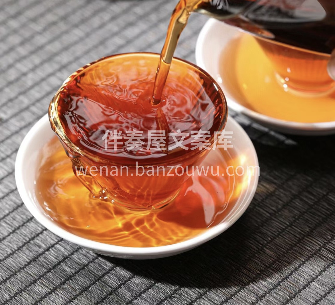  采用明前布朗山古树茶为原料，经传统工 配图3