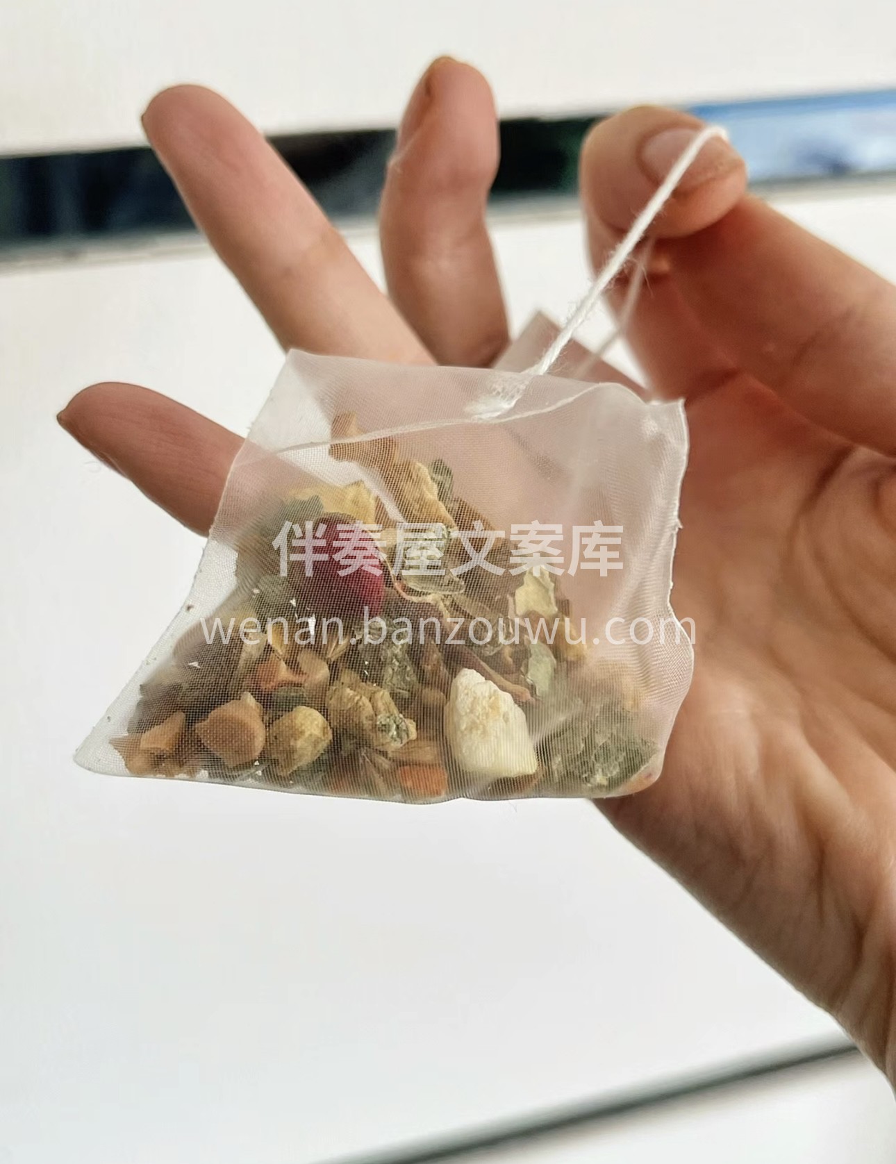 微风轻拂荷叶，清香满溢。一杯荷叶茶，给你 配图2