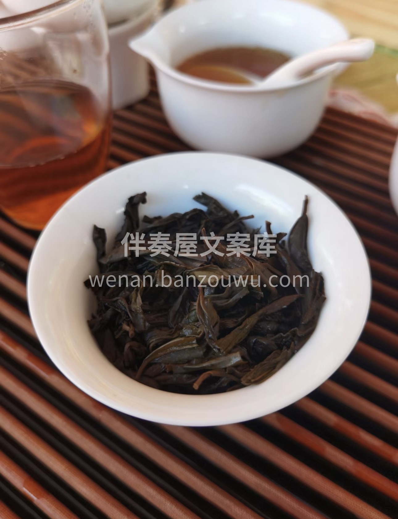 叶片精致，茶香四溢，那浓郁的桂皮香中还混 配图2