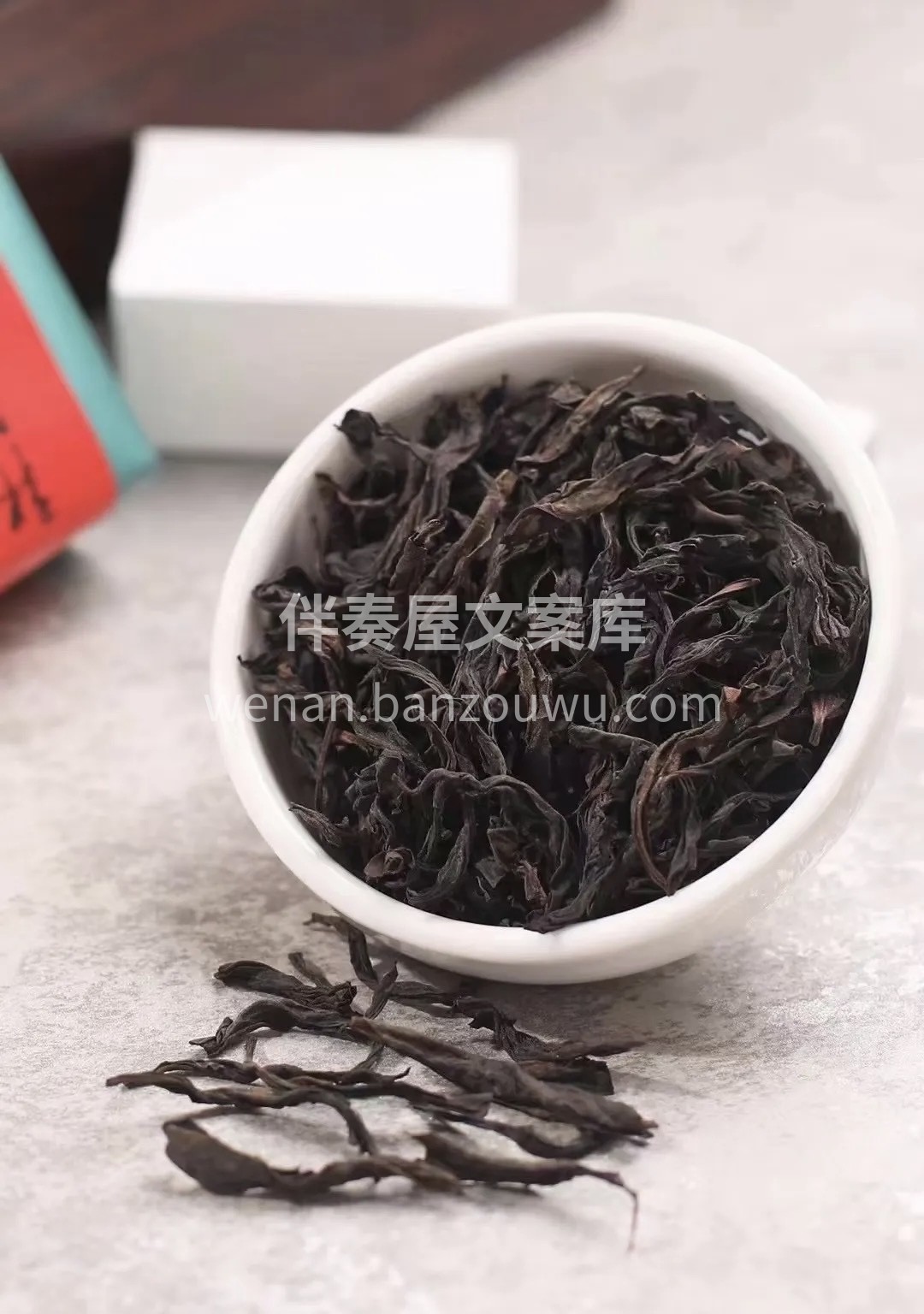牛栏坑肉桂 水蜜桃的味道，全方豆腐块包装外观褐绿相间，岩骨花 配图5