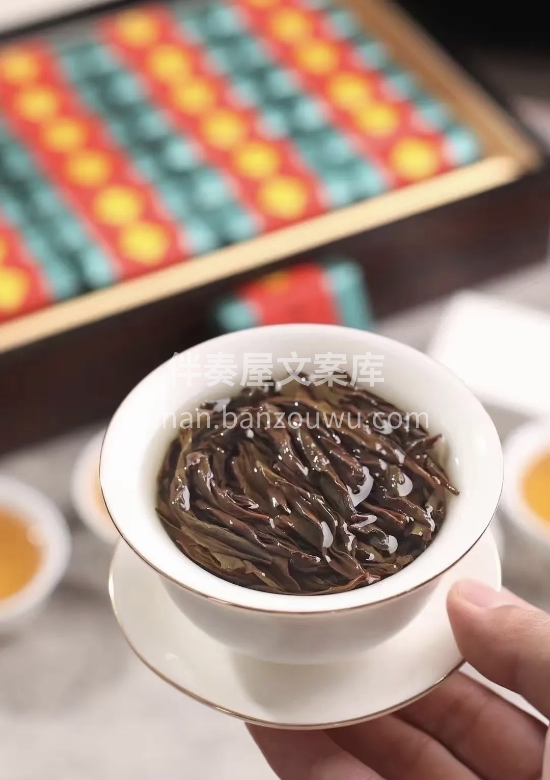 牛栏坑肉桂 水蜜桃的味道，全方豆腐块包装外观褐绿相间，岩骨花 配图6