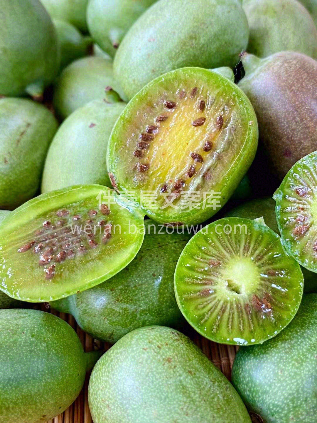 🥝奇异莓剥皮吃时香甜绵软，带有微微的沙感 配图2