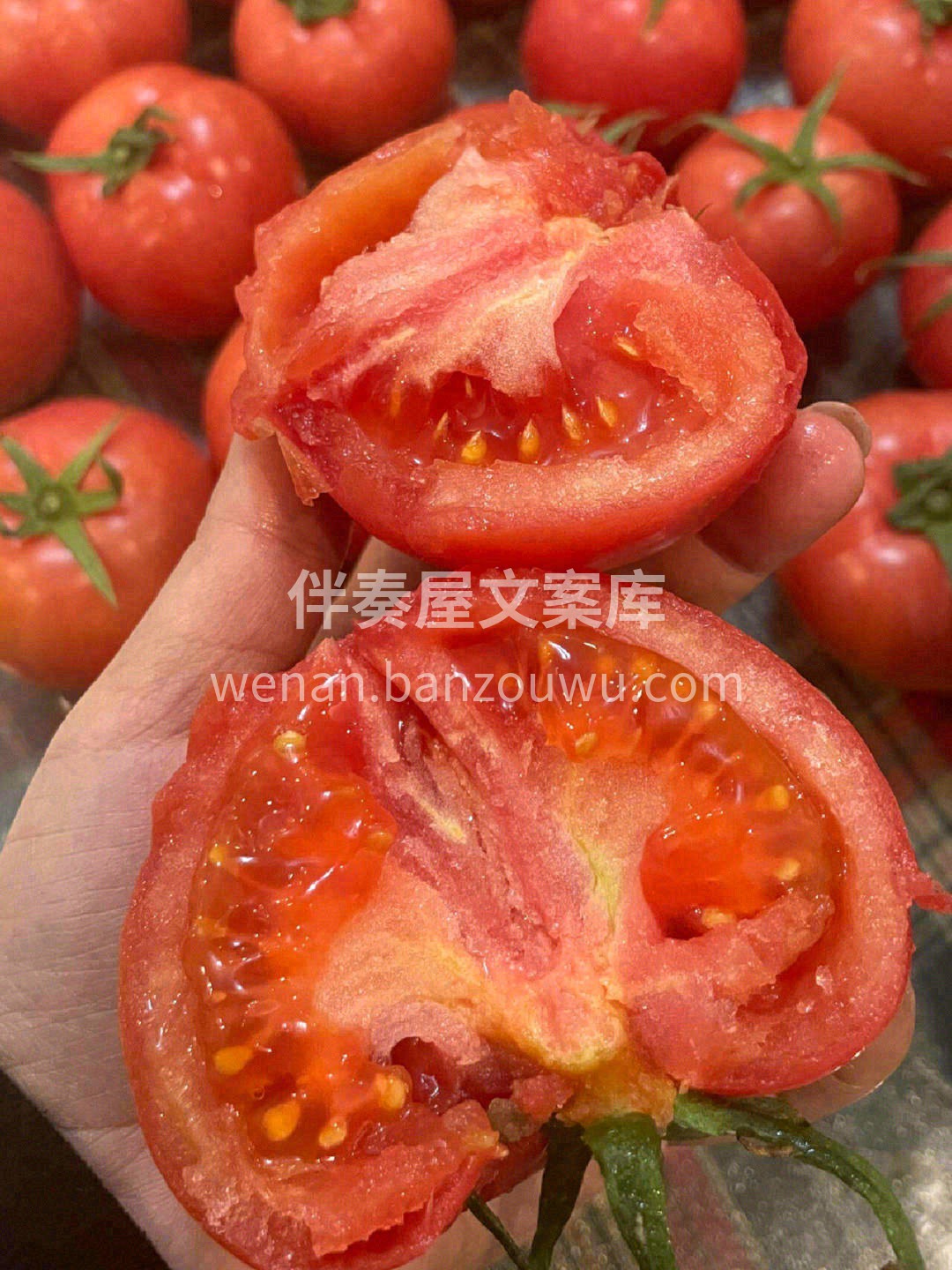 轻咬开一个口😋，满满的汁水💦，然后再把嘴 配图1