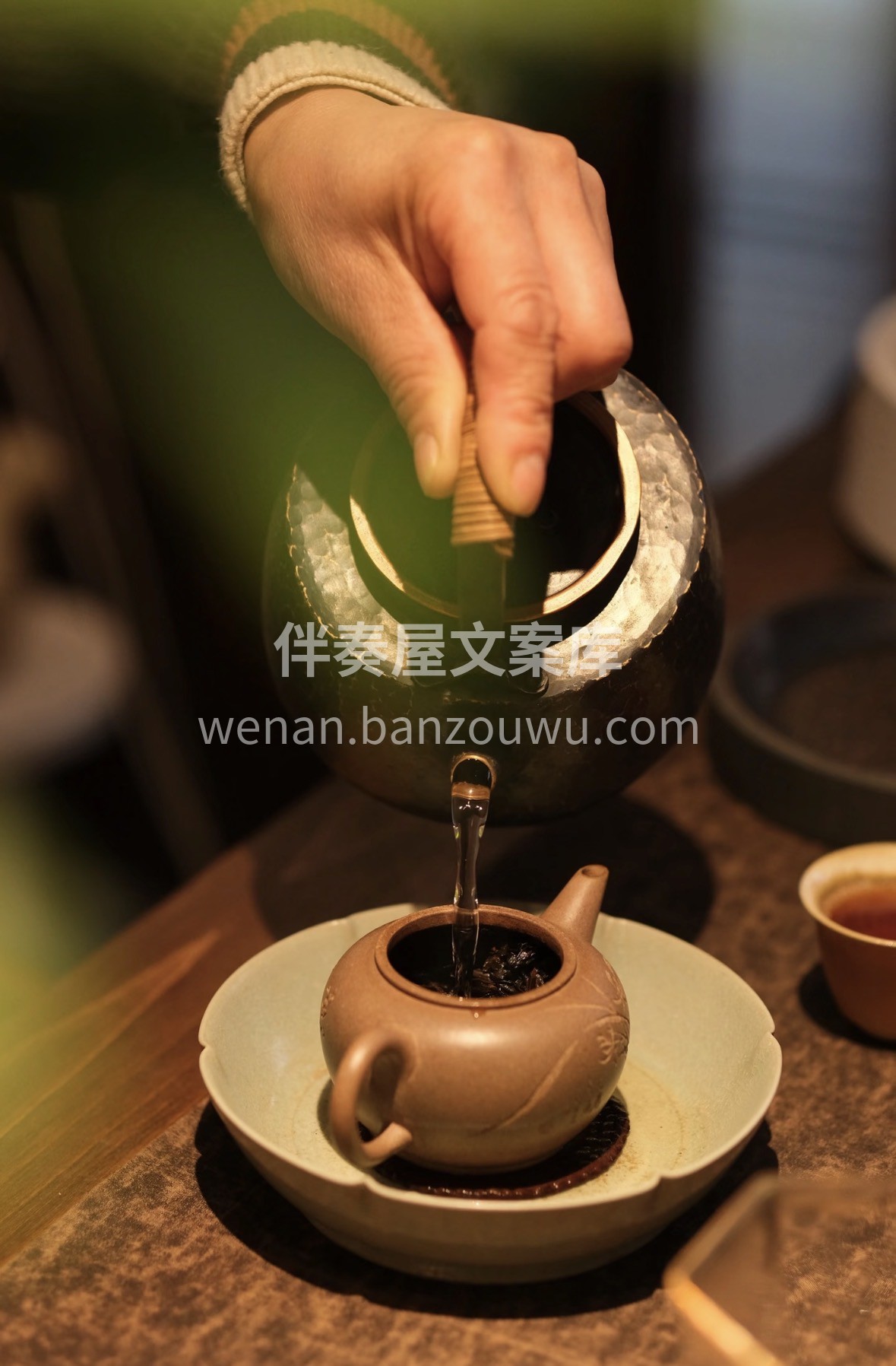 冬夜围炉无闲事，且煮黑茶待雪来。采选核心 配图2