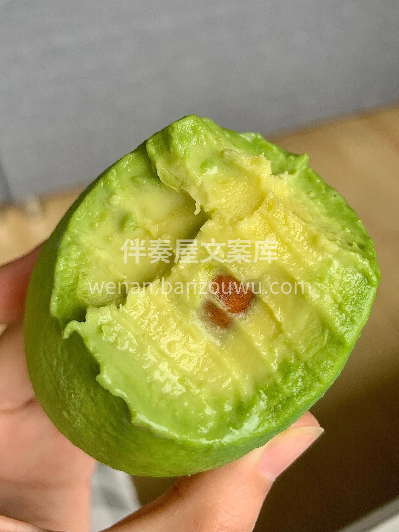 🥑牛油果入口绵密柔软 伴有淡淡清香☘️  配图1