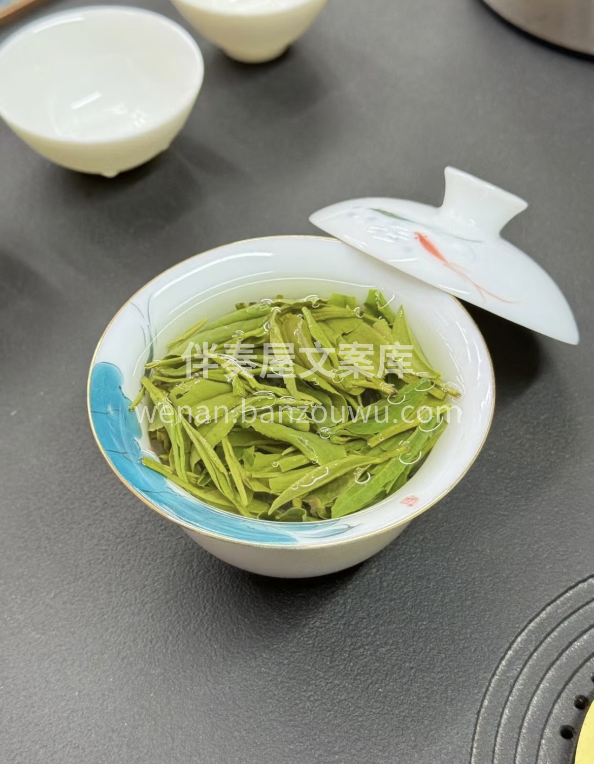 明前的嫩芽，带着晨露的清润，被指尖轻轻采 配图2