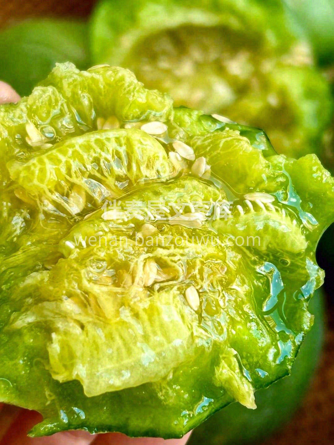 👆别看它小小的一颗💚，瓜瓤里满满都是脆嫩 配图2