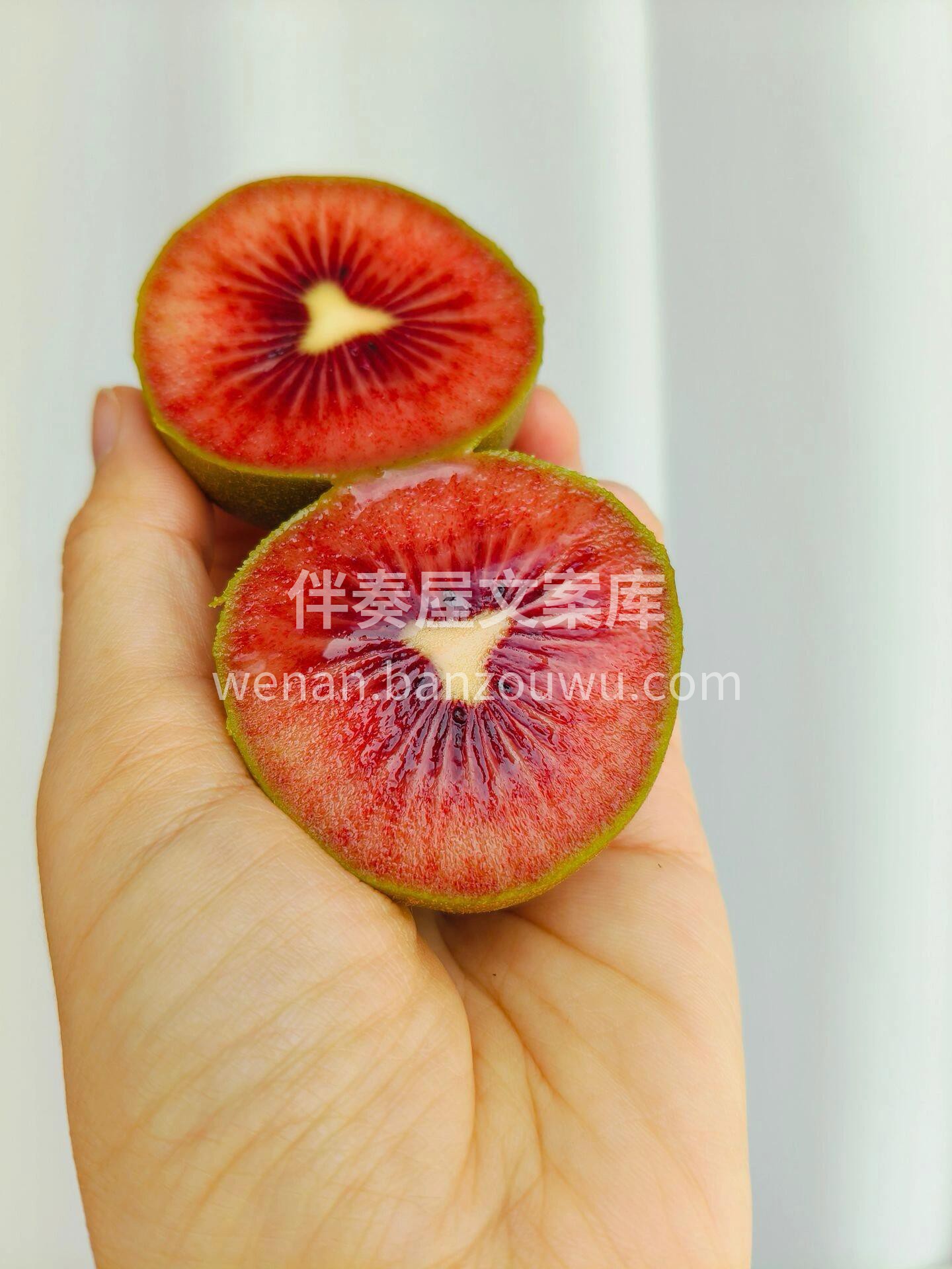 🥝红心猕猴桃酸甜上线！ 果肉细滑绵密，轻 配图2