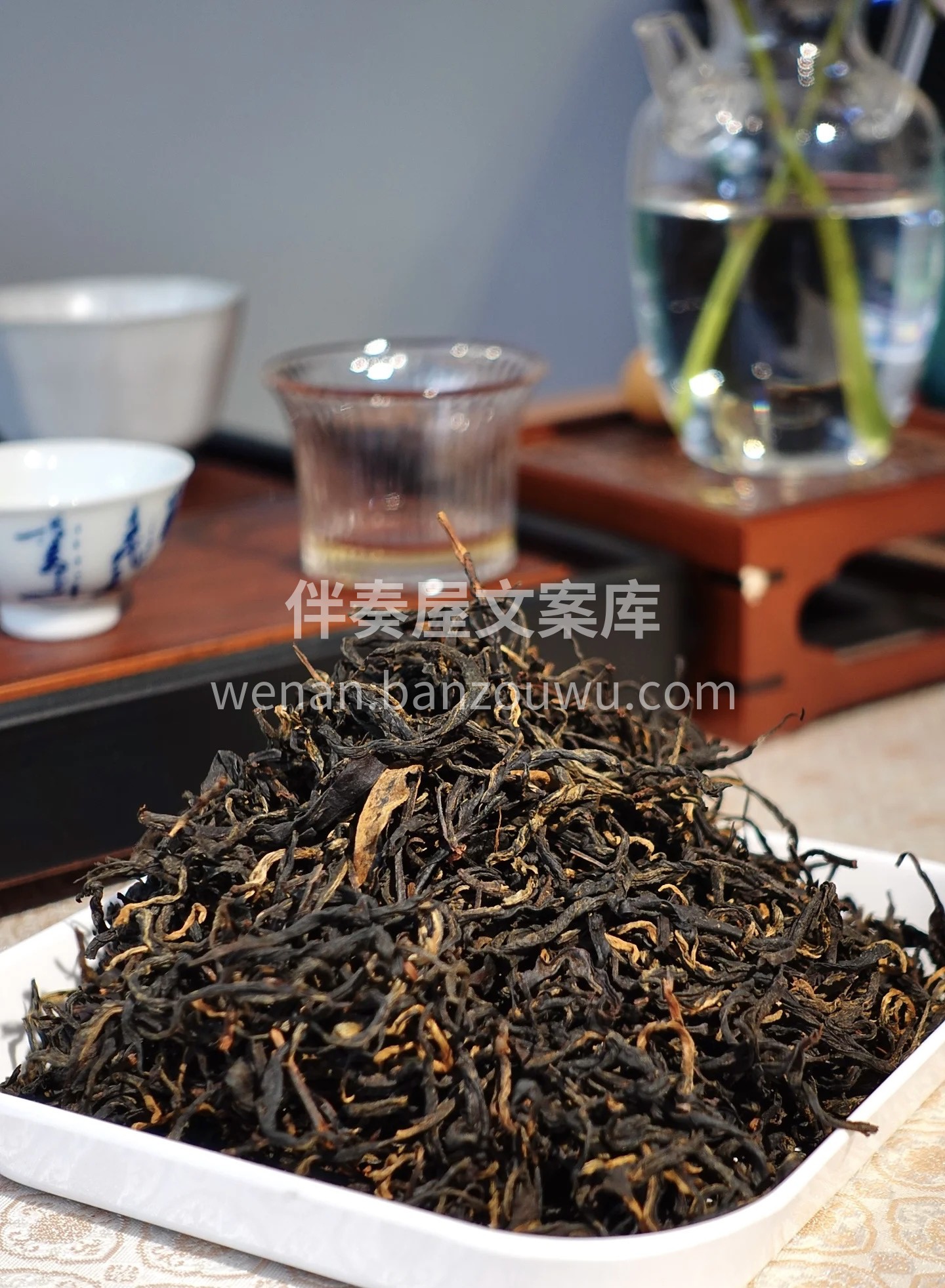 茶中精品，匠心独运。从采摘到制作，严格把 配图1