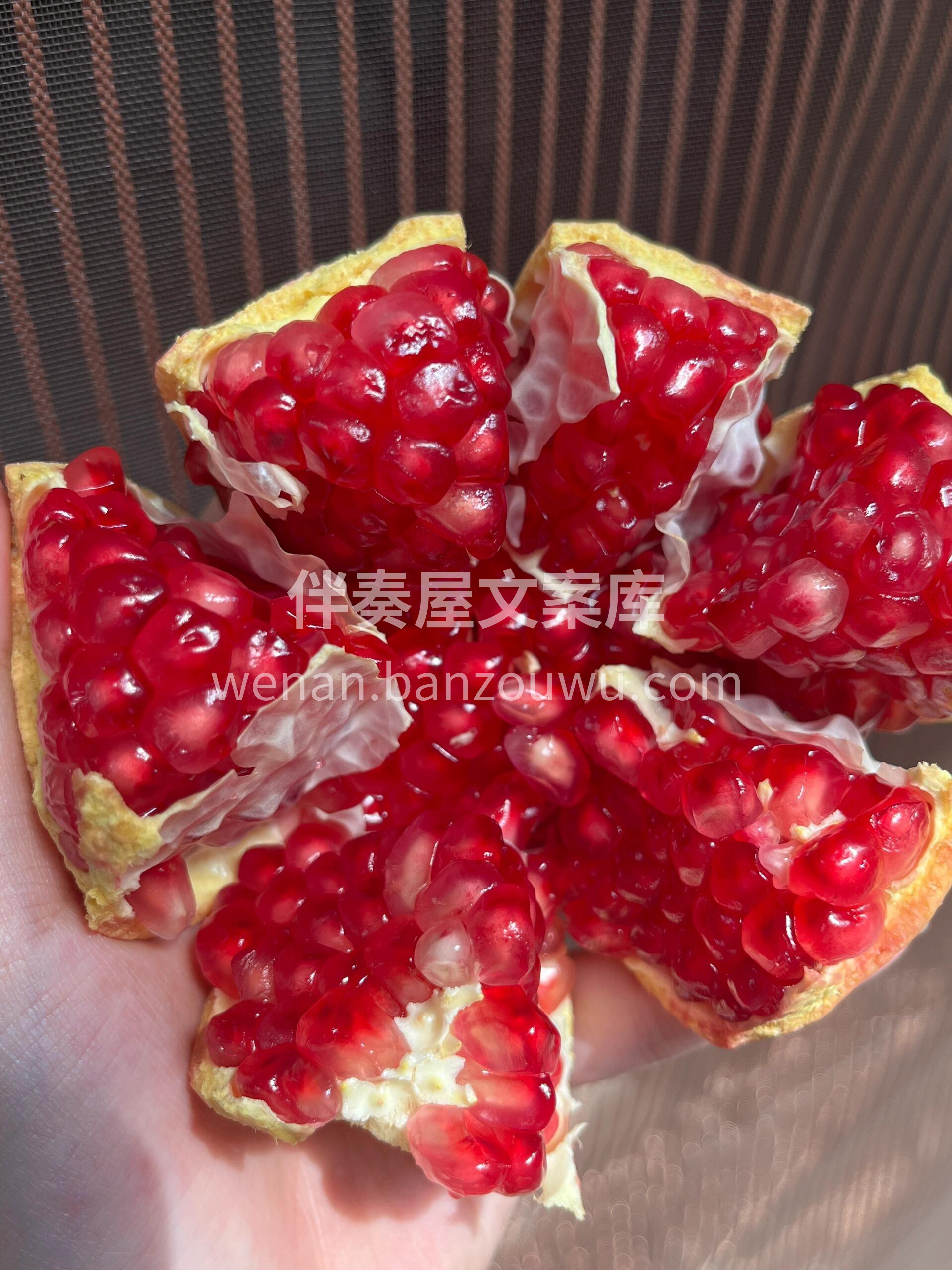 ❤️软籽石榴☺️密密麻麻的果粒，含有丰富 配图1