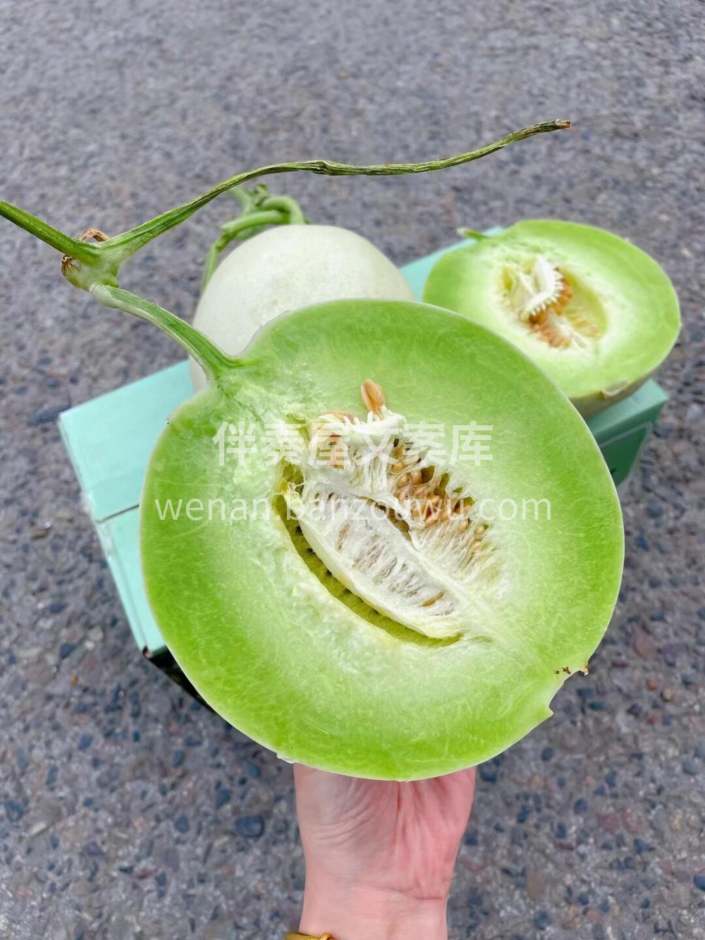 玉菇甜瓜熟了😋切开的时候，带着一股淡淡的 配图1