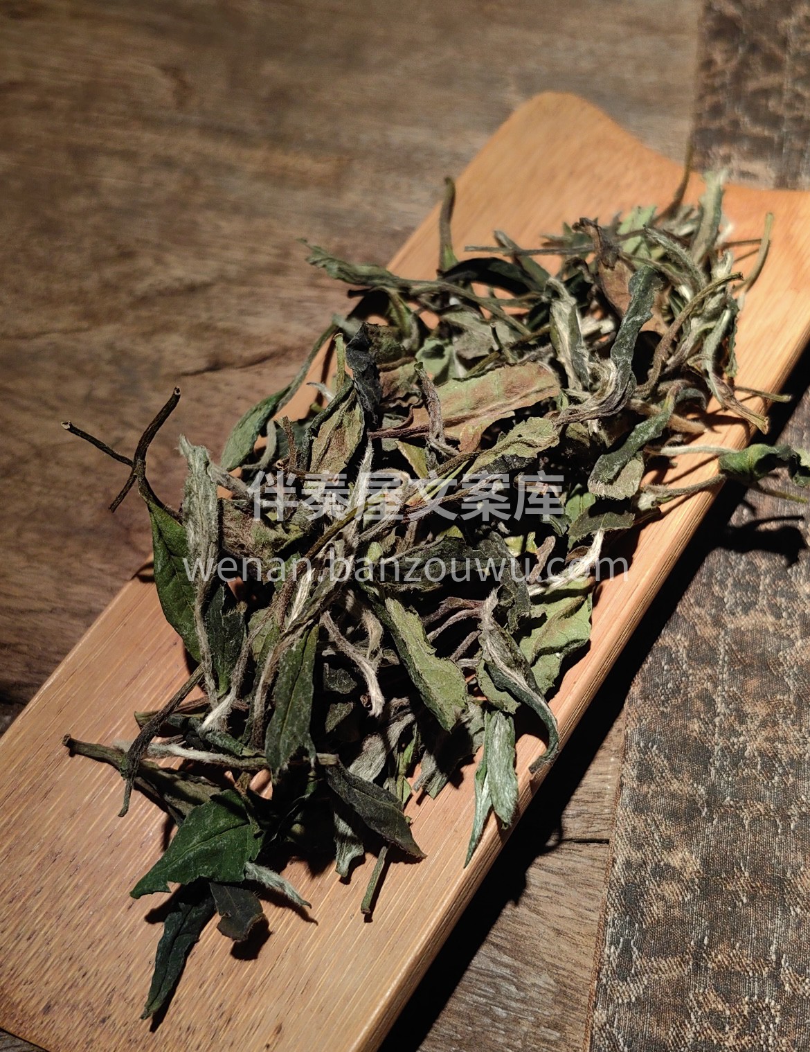 一杯福鼎白茶，没有浓墨重彩的张扬，只有返 配图1