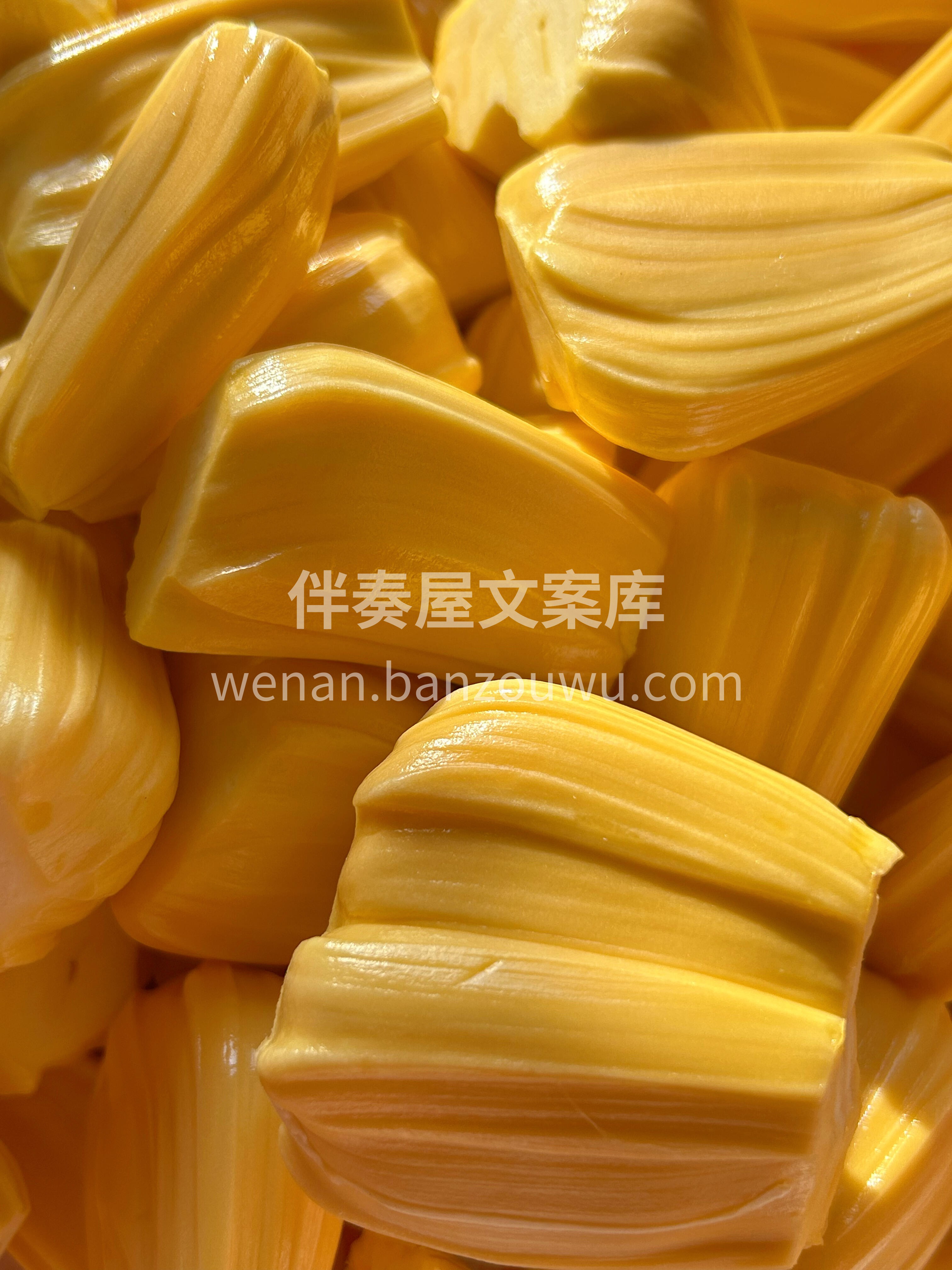 现剥现卖！😍‬😍‬新鲜菠‬萝‬蜜‬💥‬  配图1