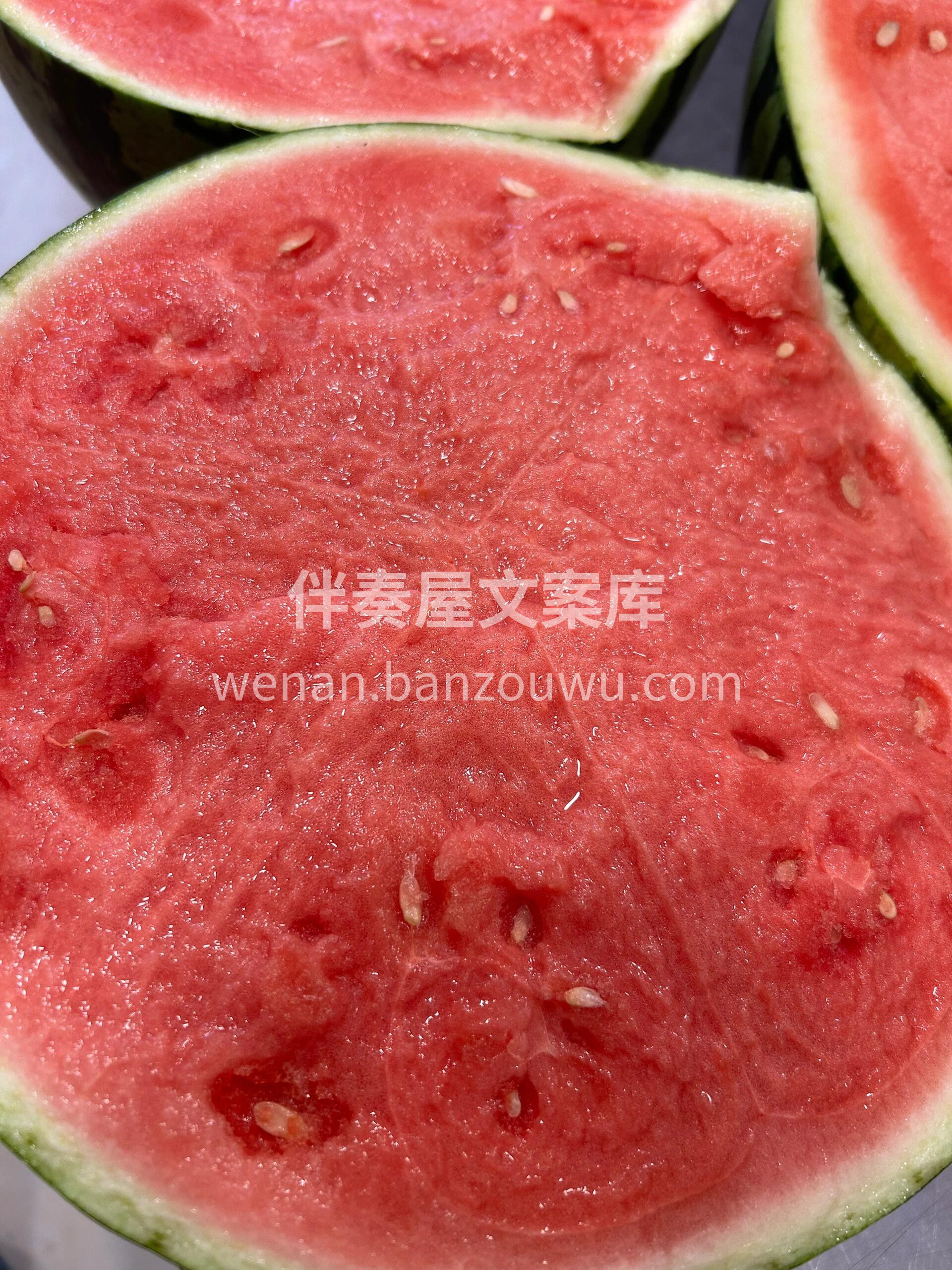 🍉 新鲜西瓜，瓜杆子绿油油的💚看着就让人 配图1