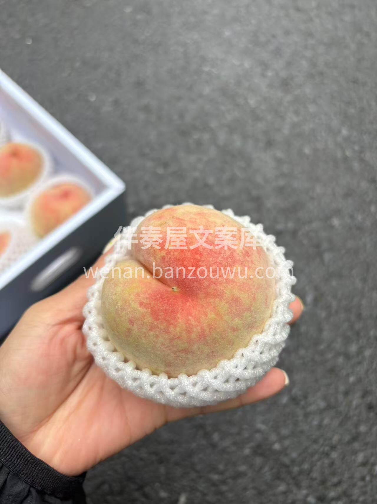 可以直接撕皮的水蜜桃，这么水嫩多汁😍~天 配图1