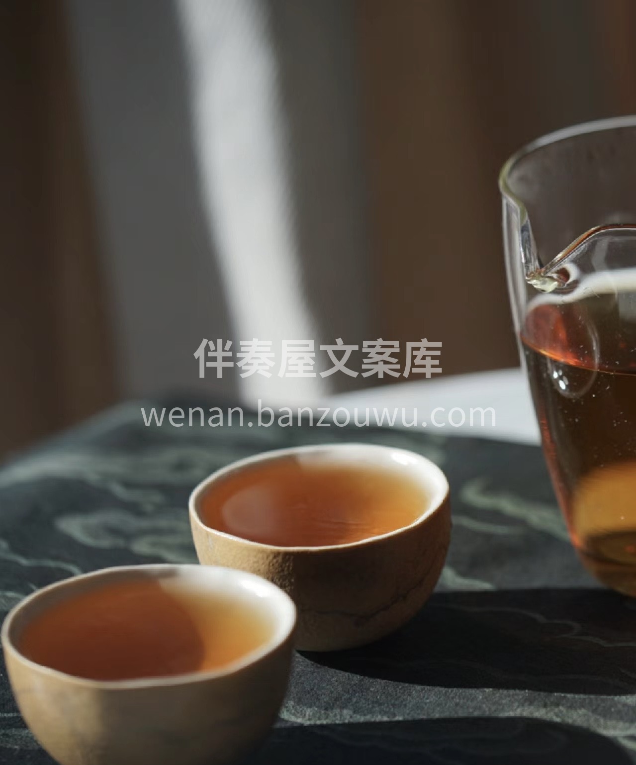 心用很朴素的词语“很厚”来形容，是清代乾 配图3