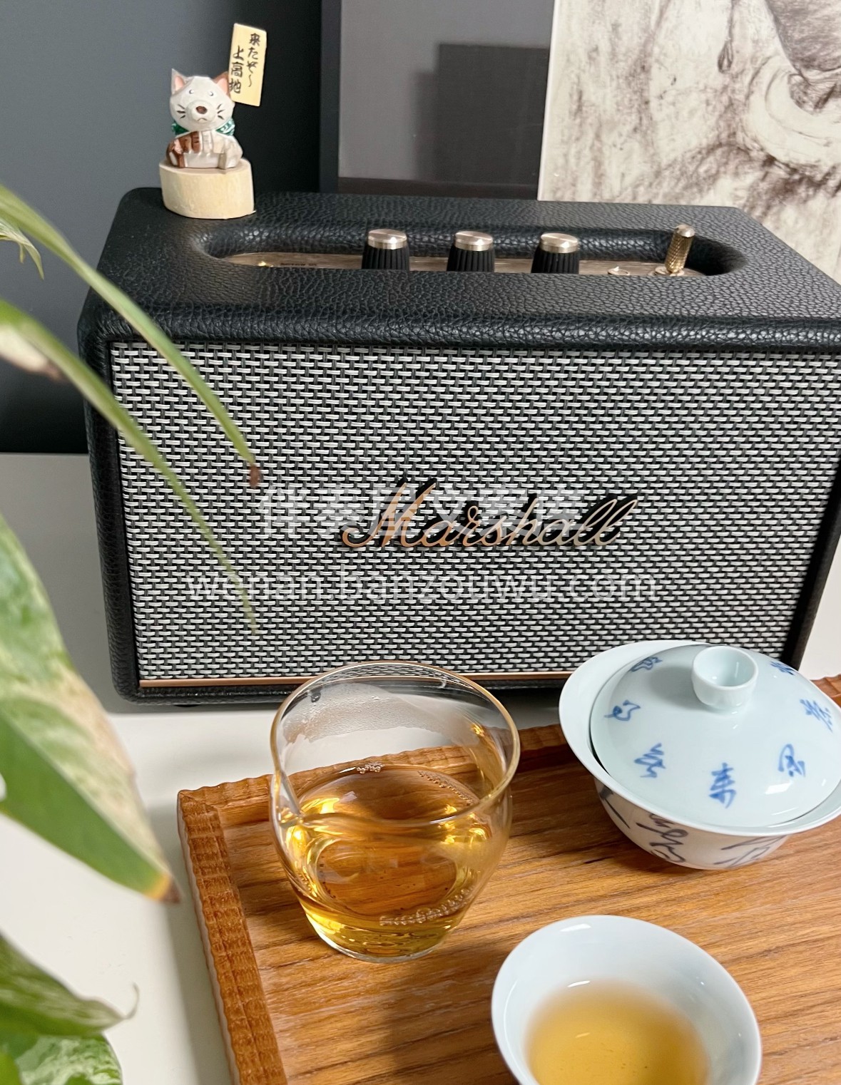 温火煮一壶安化黑茶，金汤漫过时光褶皱。陈 配图2