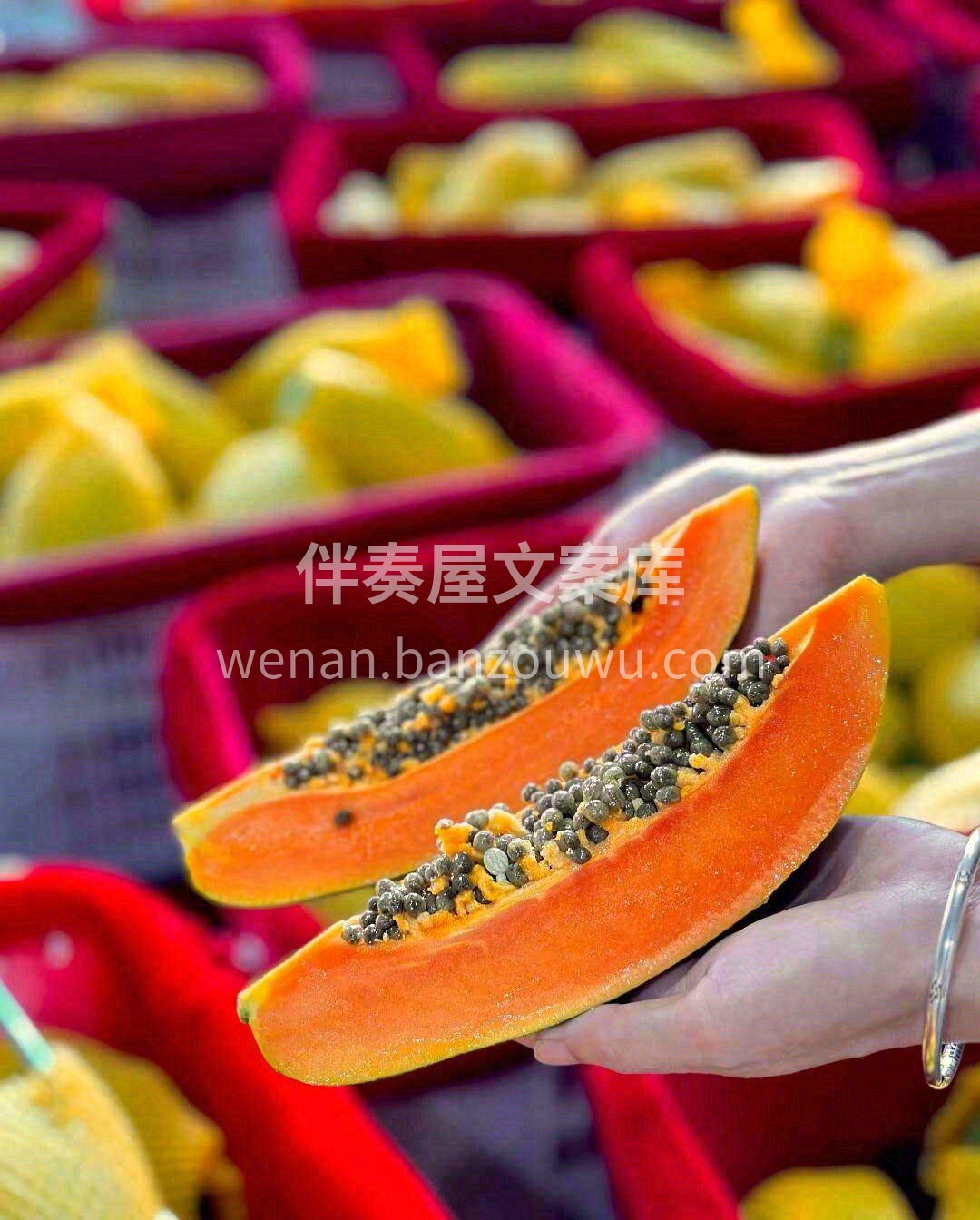 超赞的红心木瓜自然熟🥤，手起刀落切开瞬间 配图2