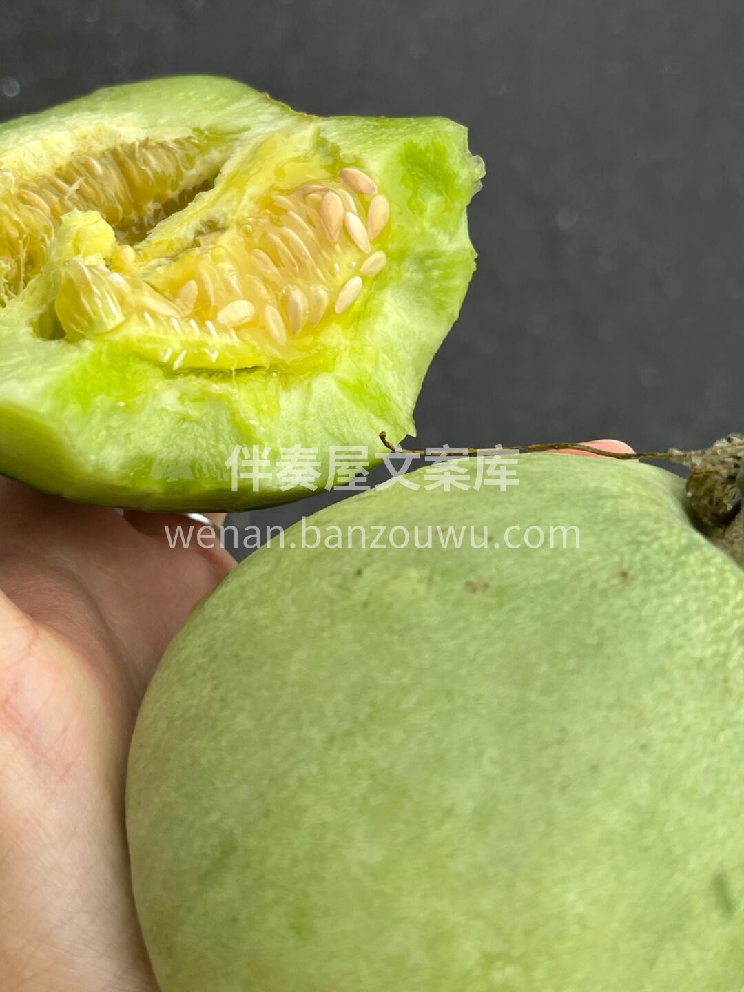 💚绿宝石甜瓜🍈 未至嘴边，清新的瓜香🌿便 配图2