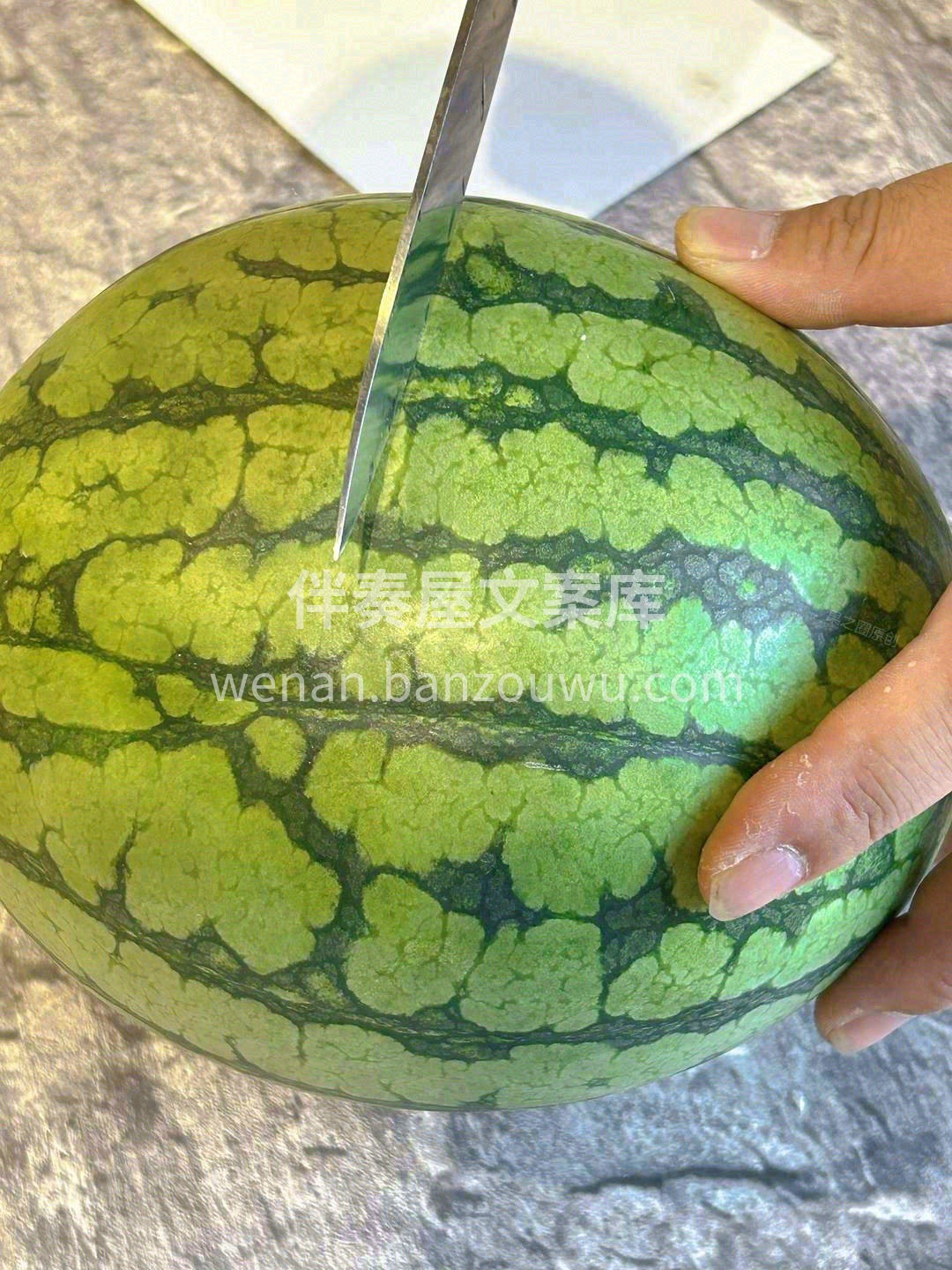 🌈冰镇一下的小凤西瓜清甜无比，冰凉凉的， 配图3