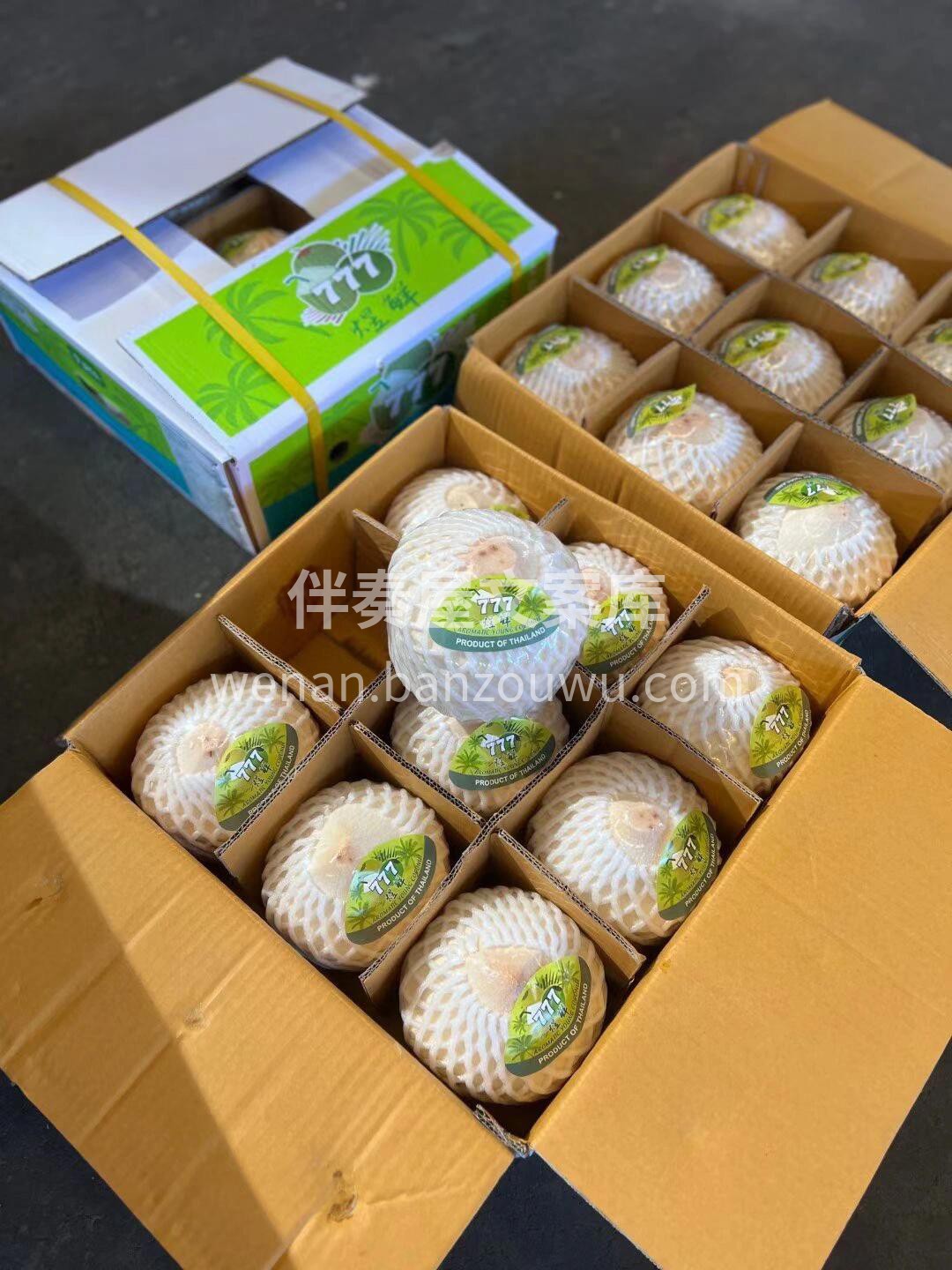 🥥椰青汁水满满！ 天然椰汁清甜，喝一口仿 配图3