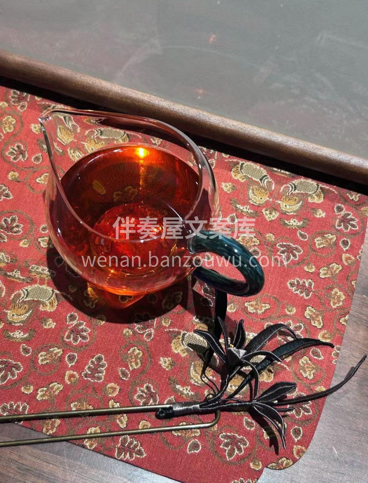 茶叶文案.以茶会友 秋冬始交，此夕微寒， 配图1