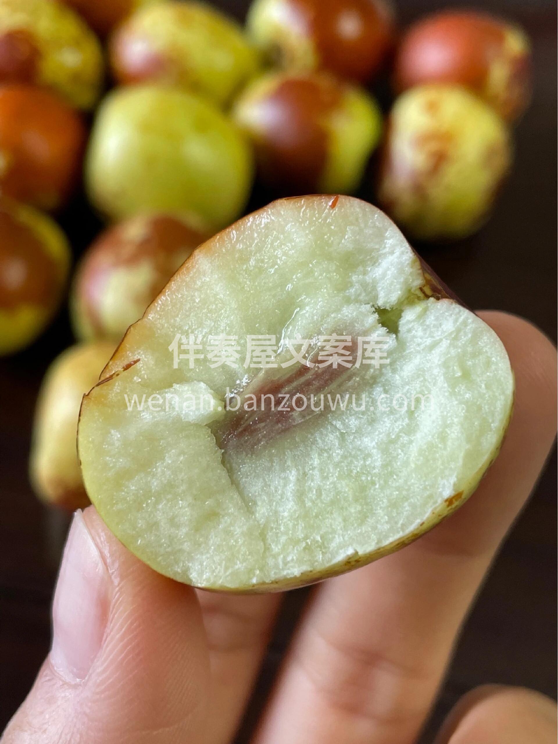 😊一日三枣青春不老✨ 酥脆可口的大荔冬枣 配图1