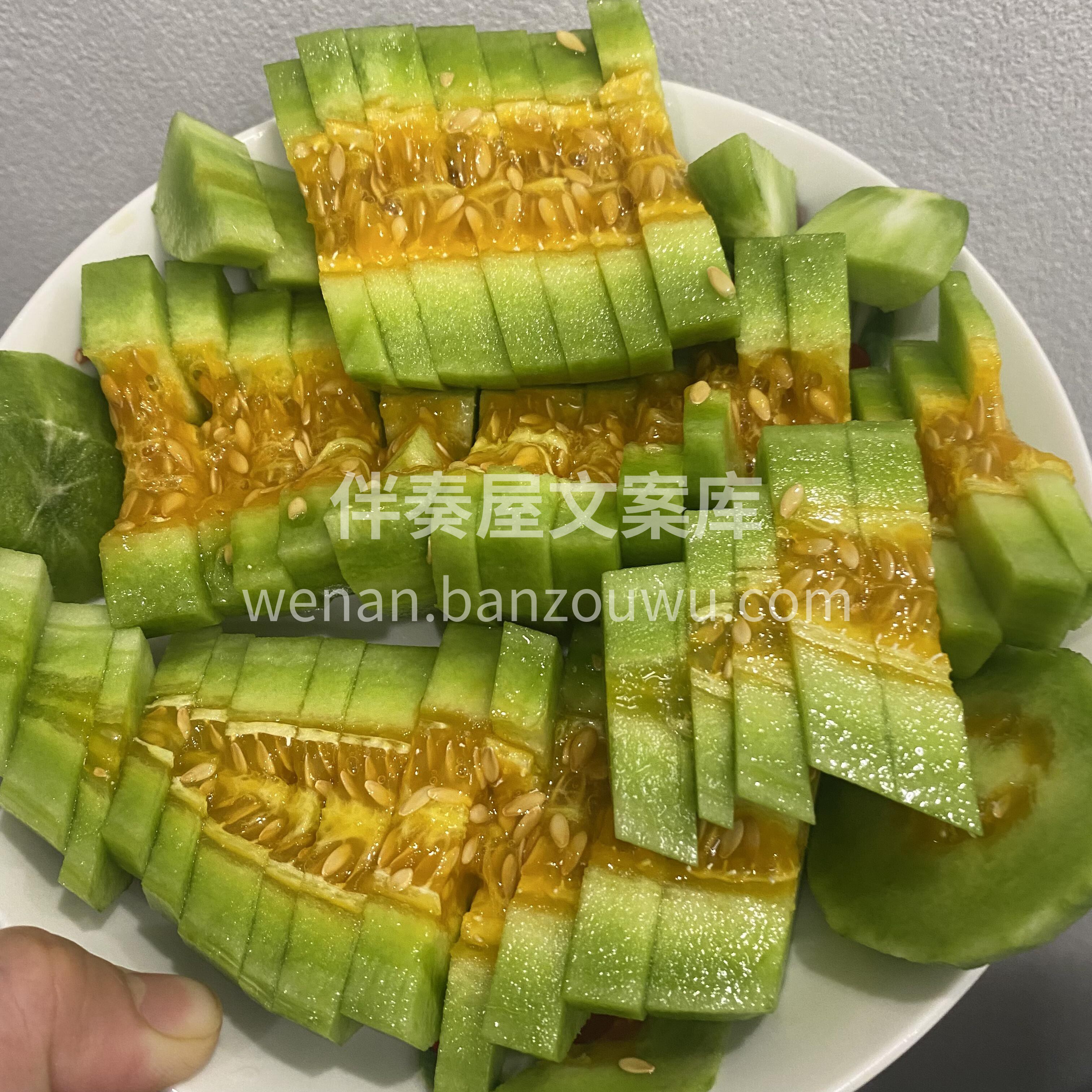 羊角蜜入口有多脆呢❓ 不夸张说：牙齿轻轻 配图1