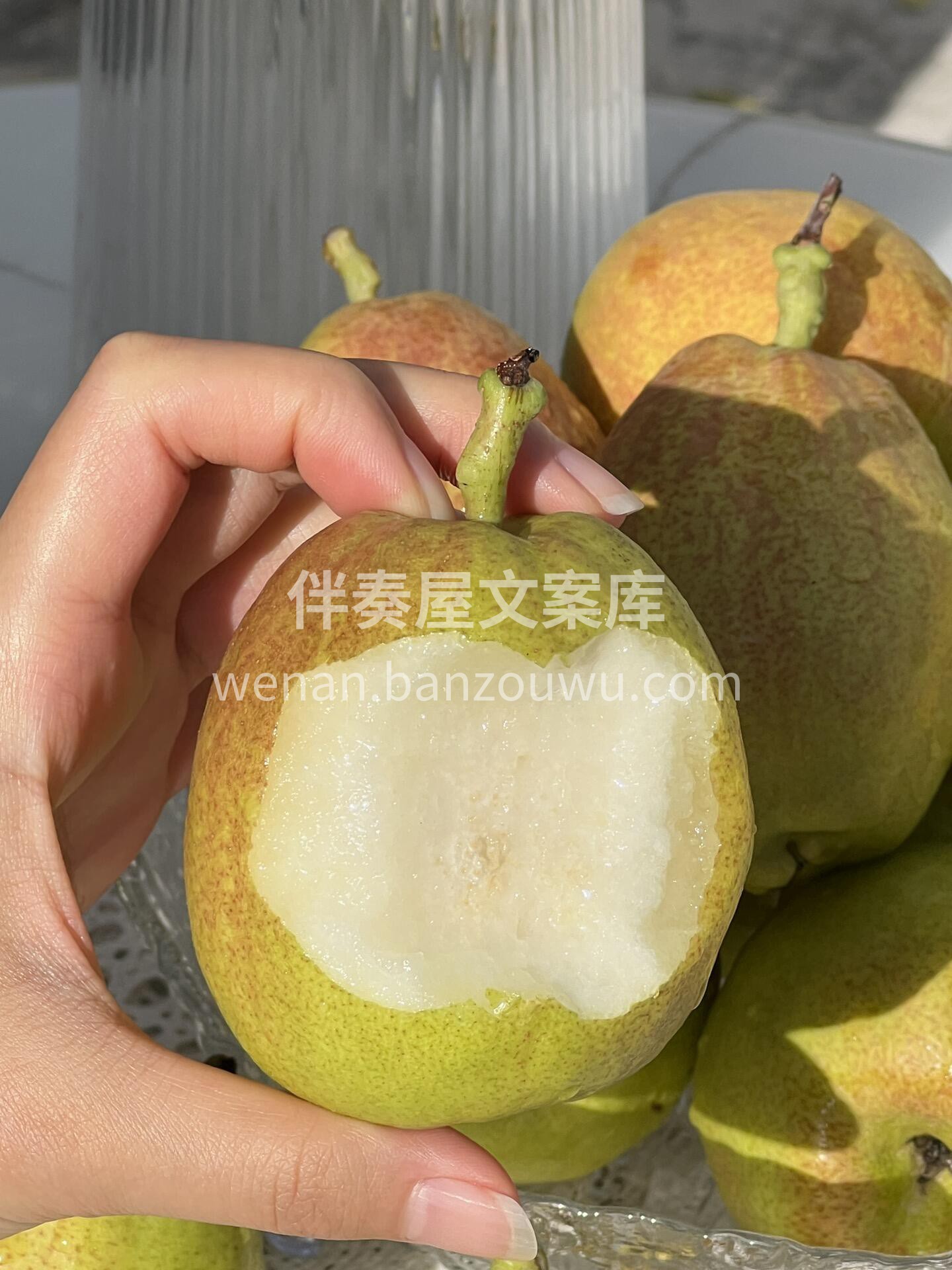 #库尔勒香梨 😋库尔勒香梨，果香浓郁，细 配图3