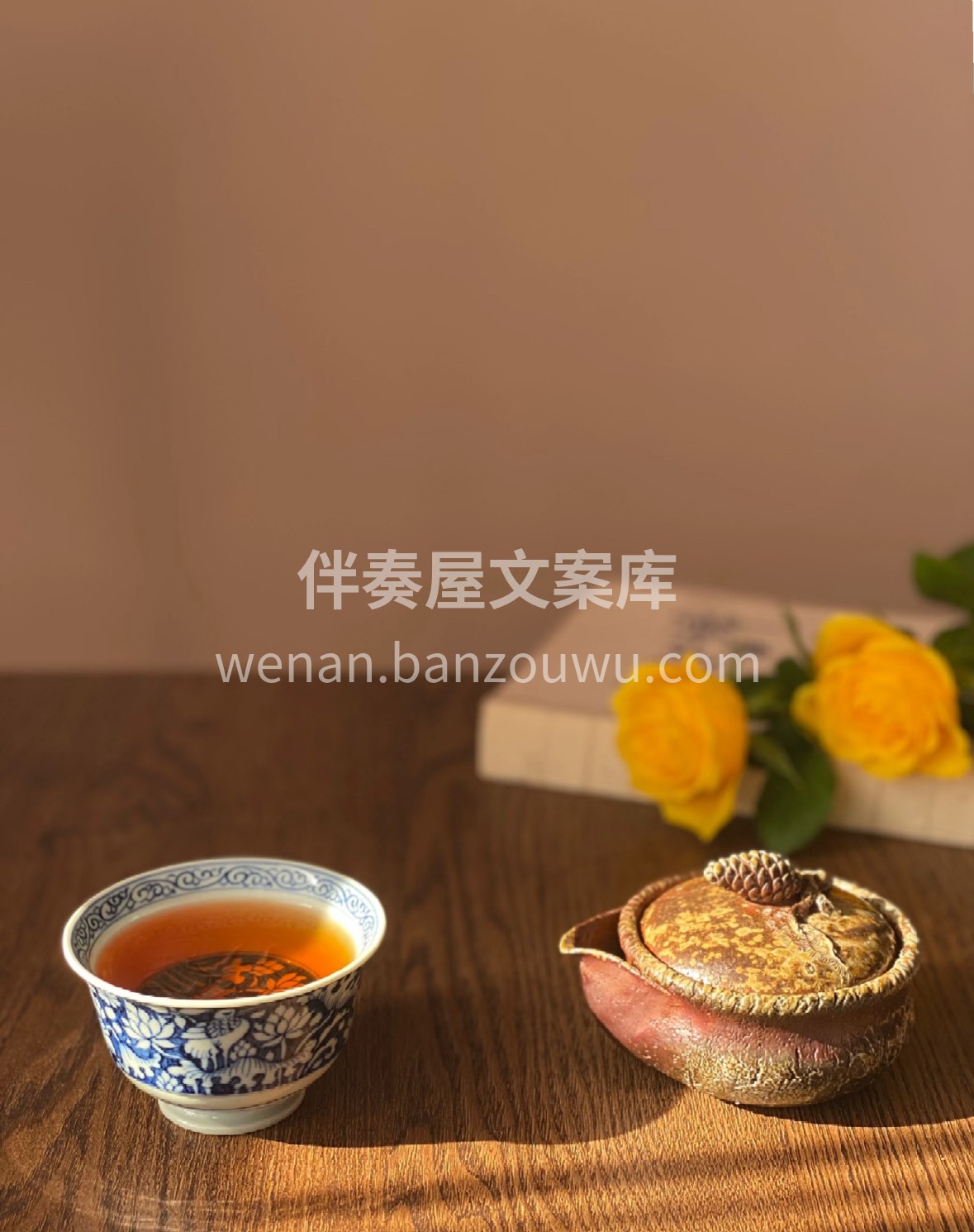 茶案新启「金花茯砖」，砖身密布金黄菌花， 配图3